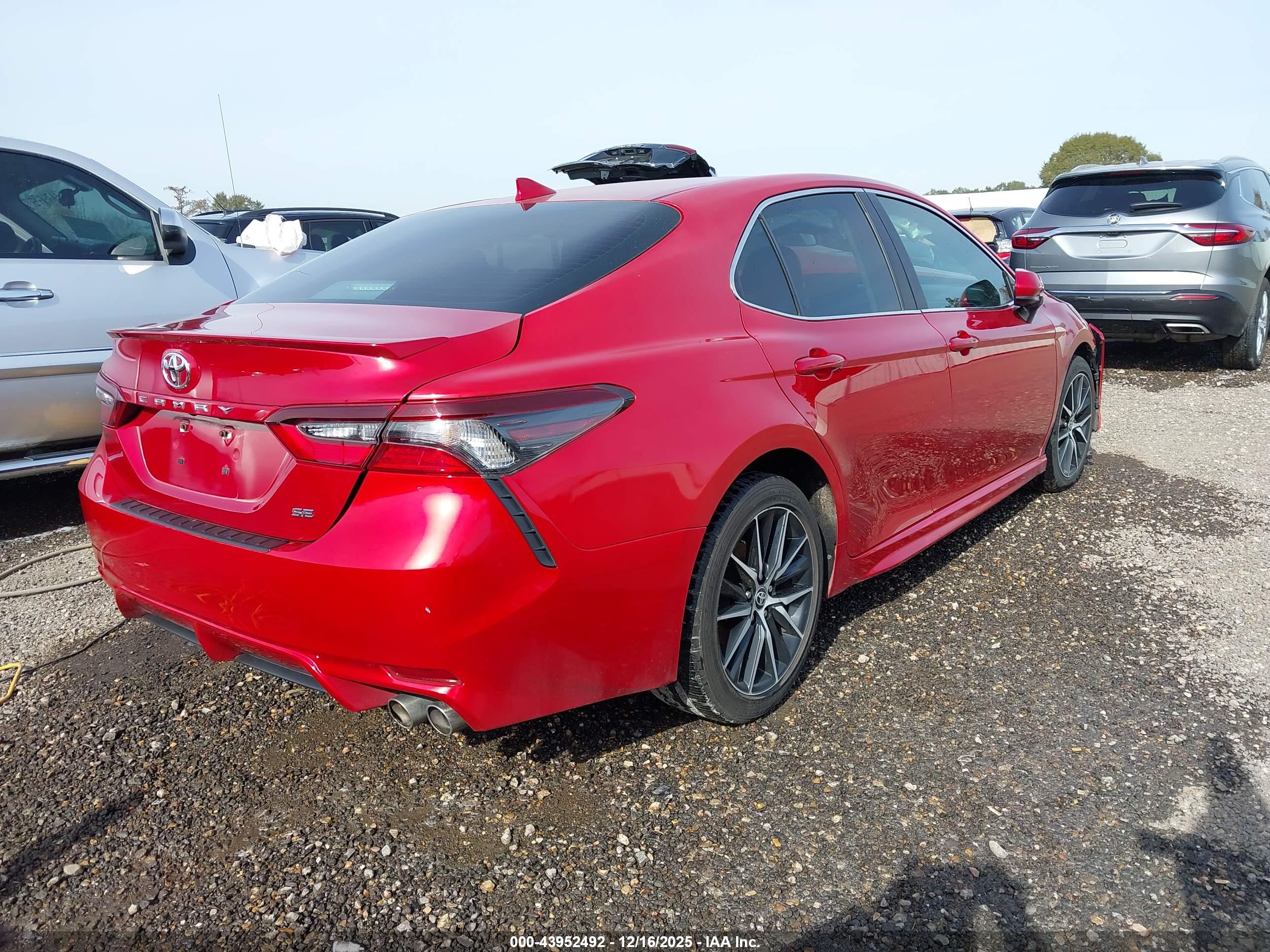 TOYOTA CAMRY image 4