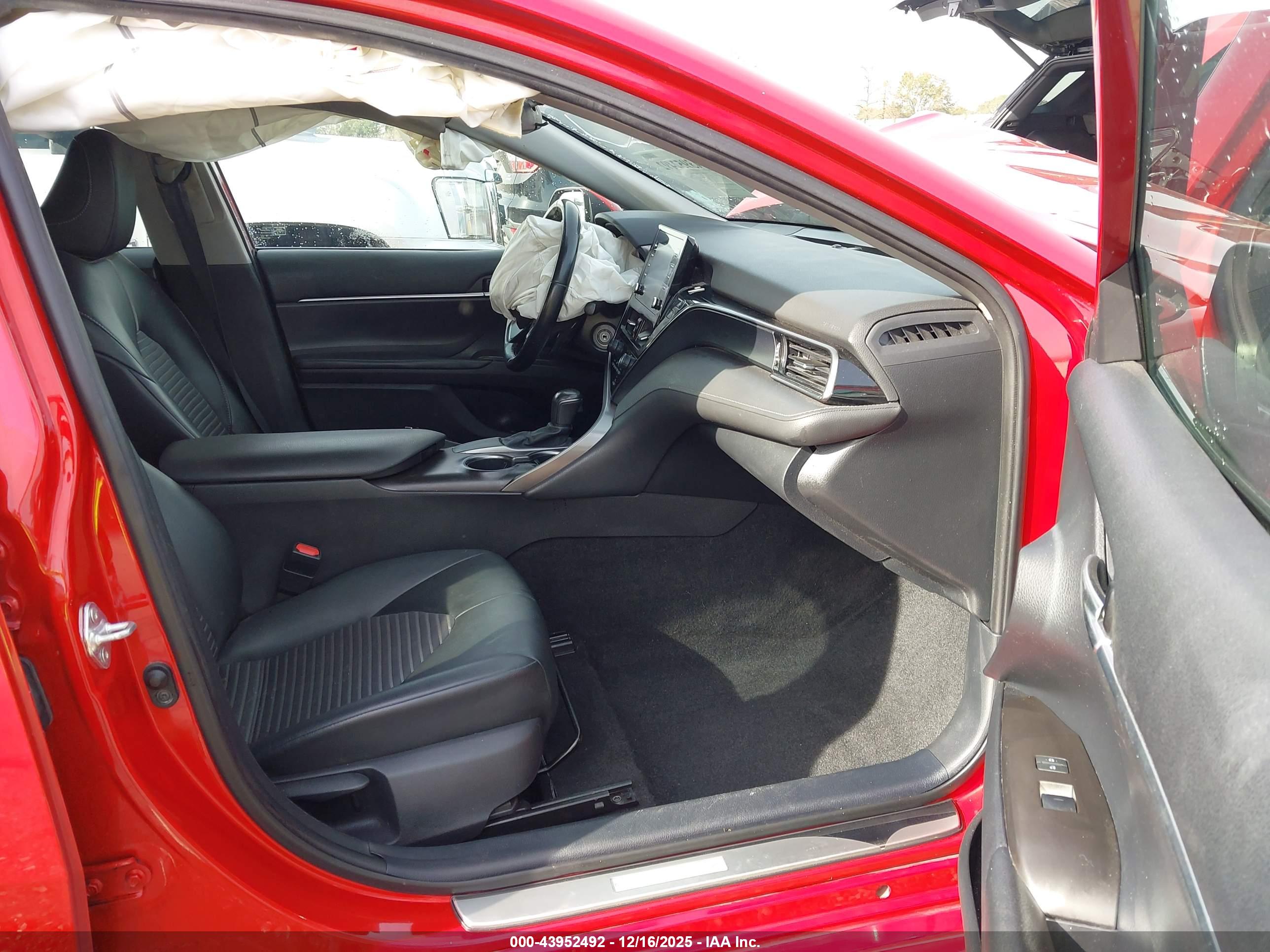 TOYOTA CAMRY image 5