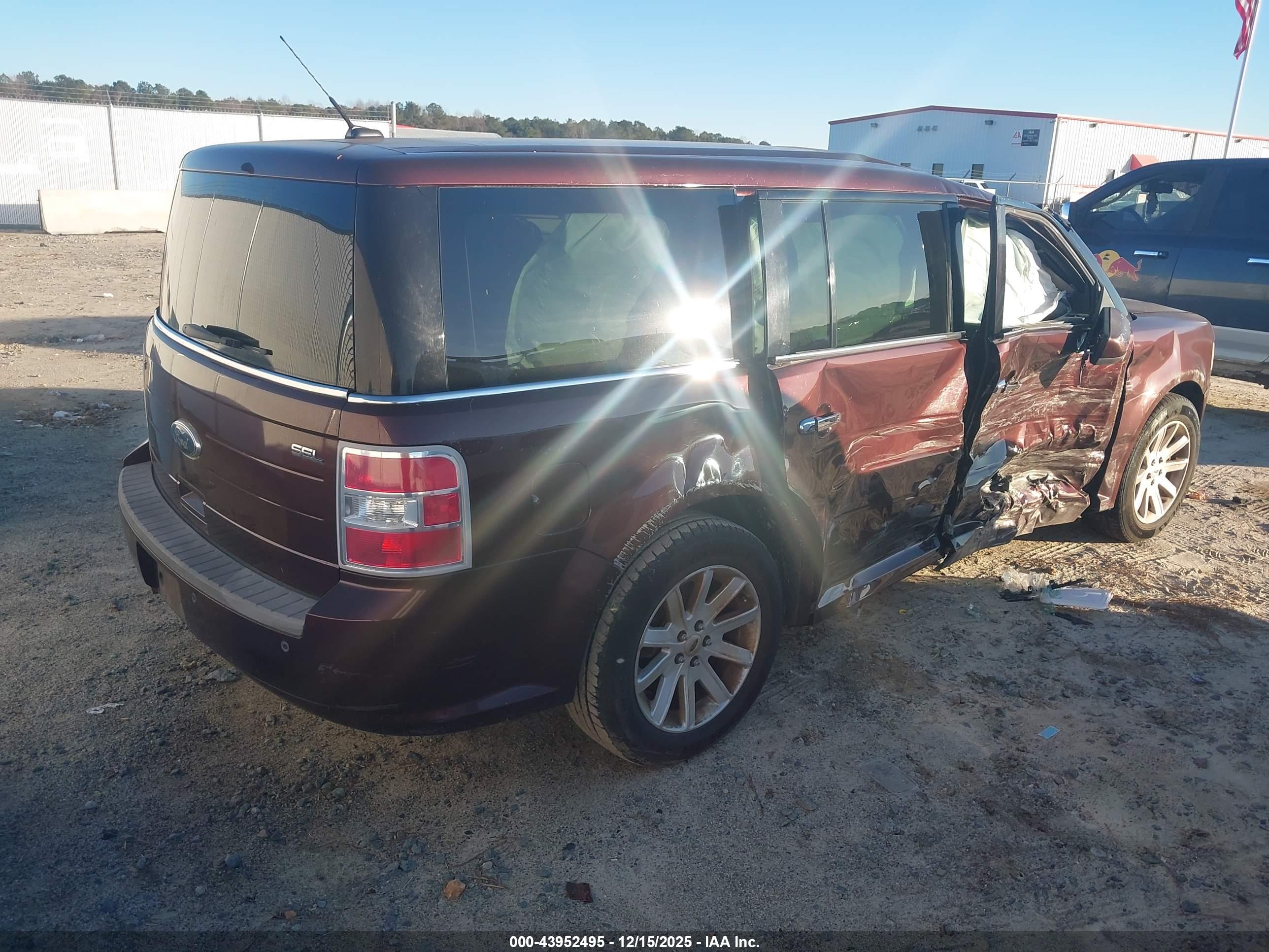 FORD FLEX image 4