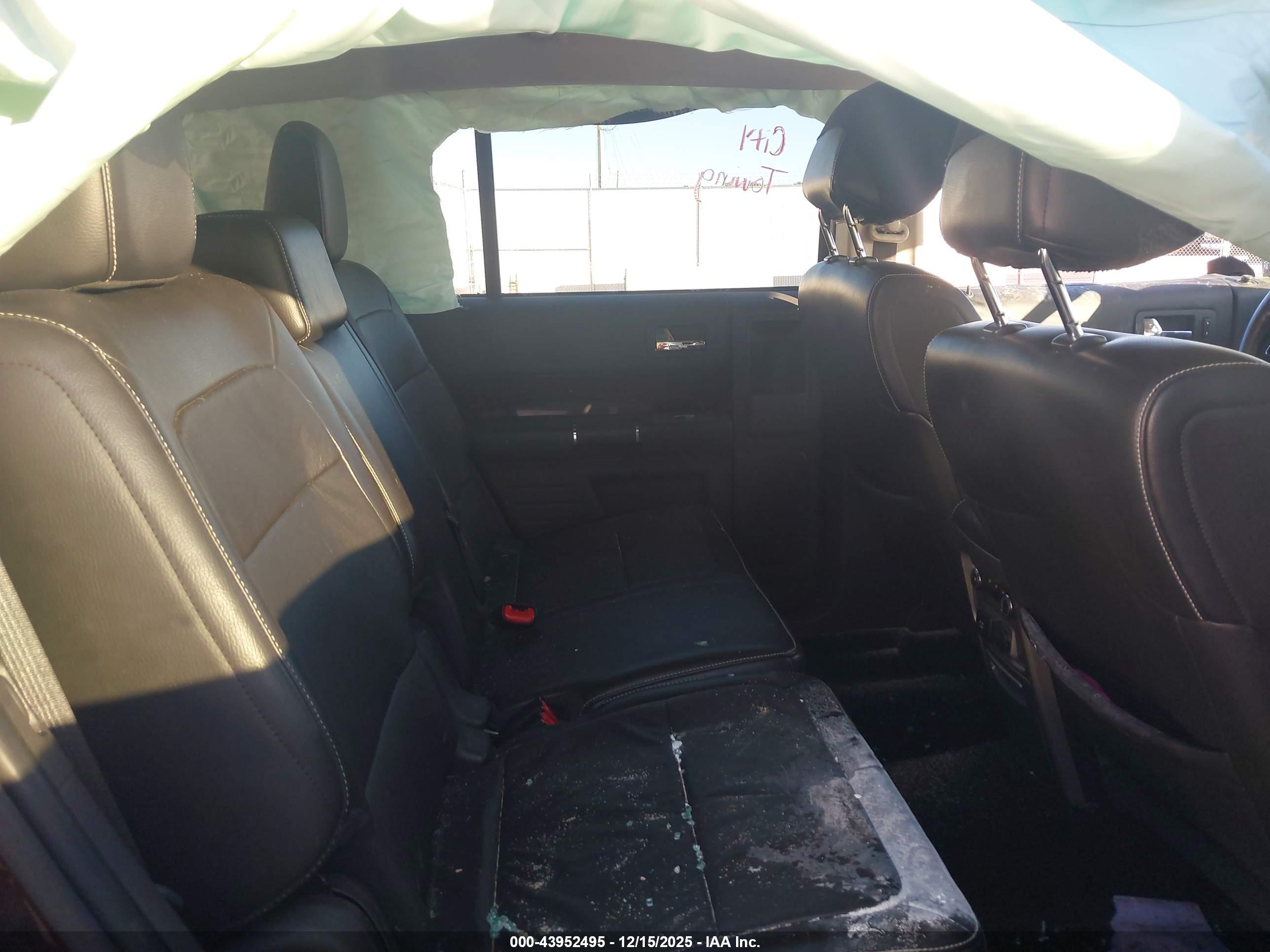 FORD FLEX image 8