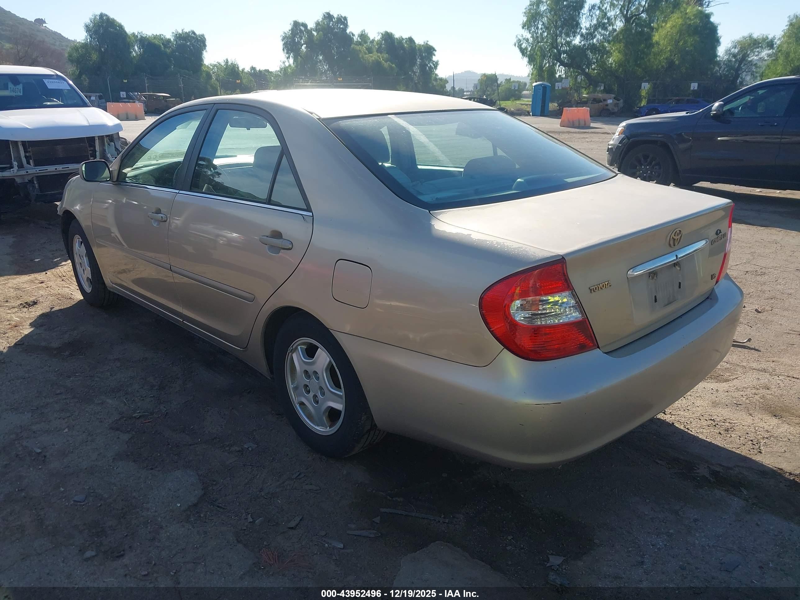 TOYOTA CAMRY image 3