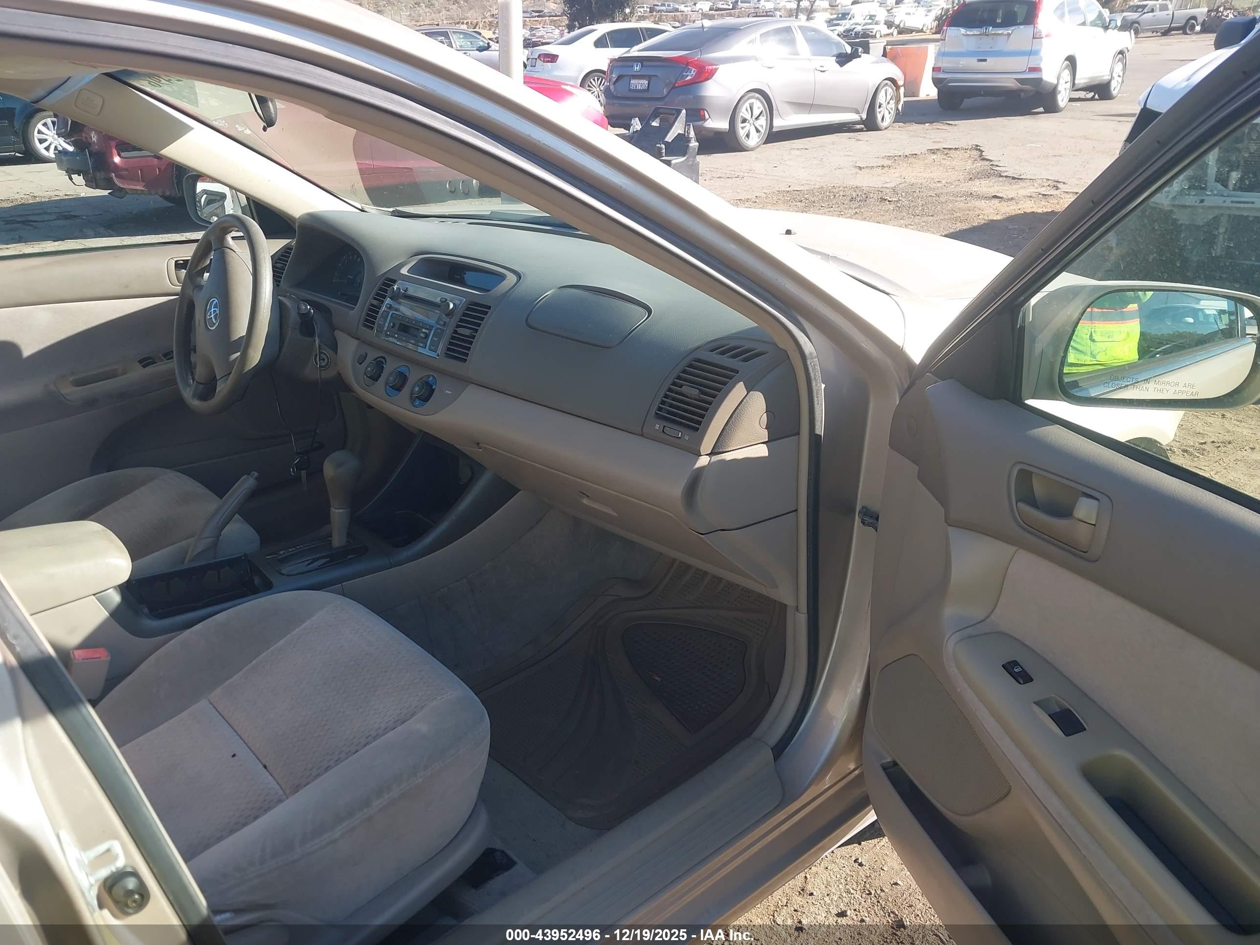 TOYOTA CAMRY image 5