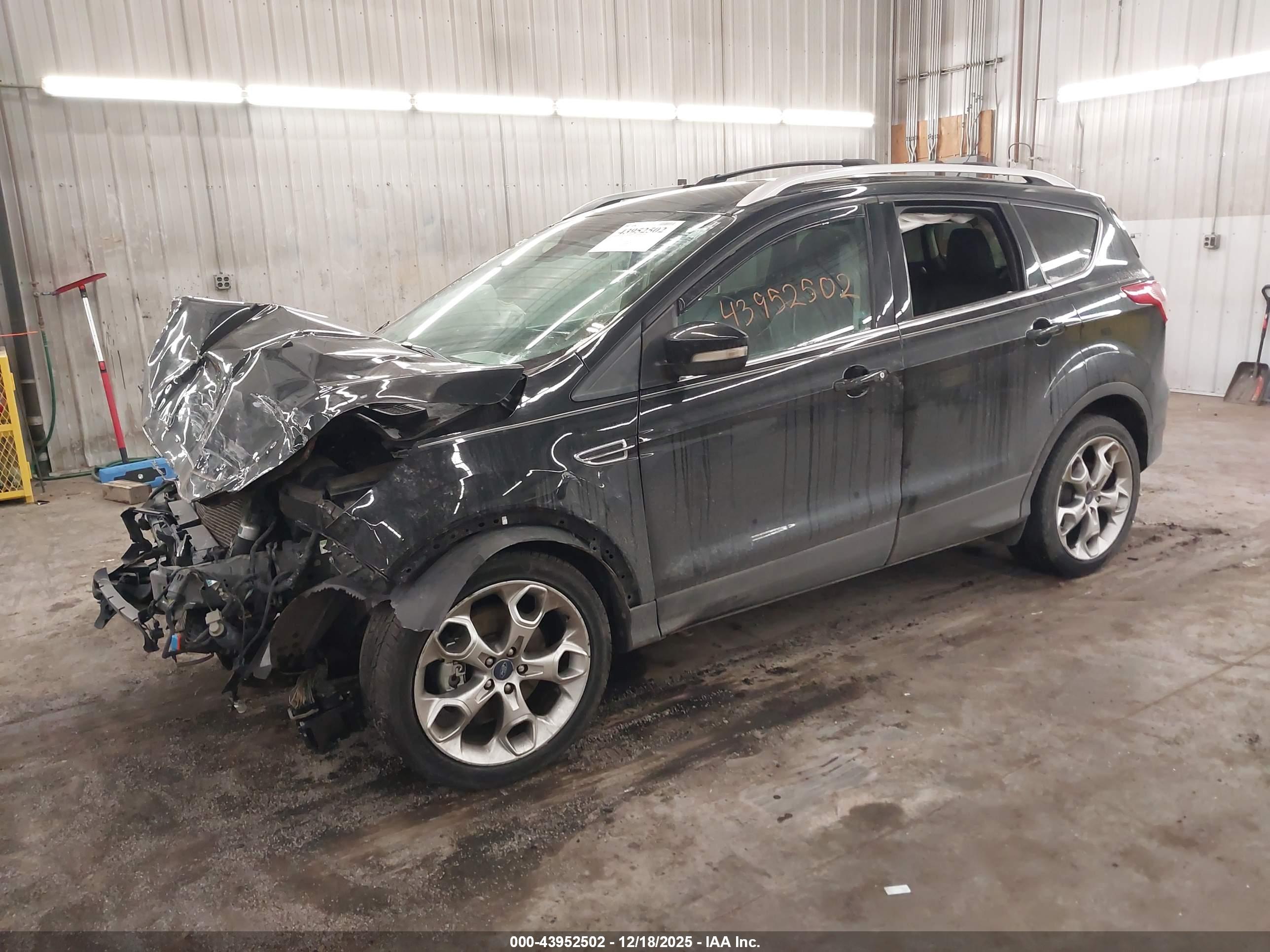 FORD ESCAPE image 2