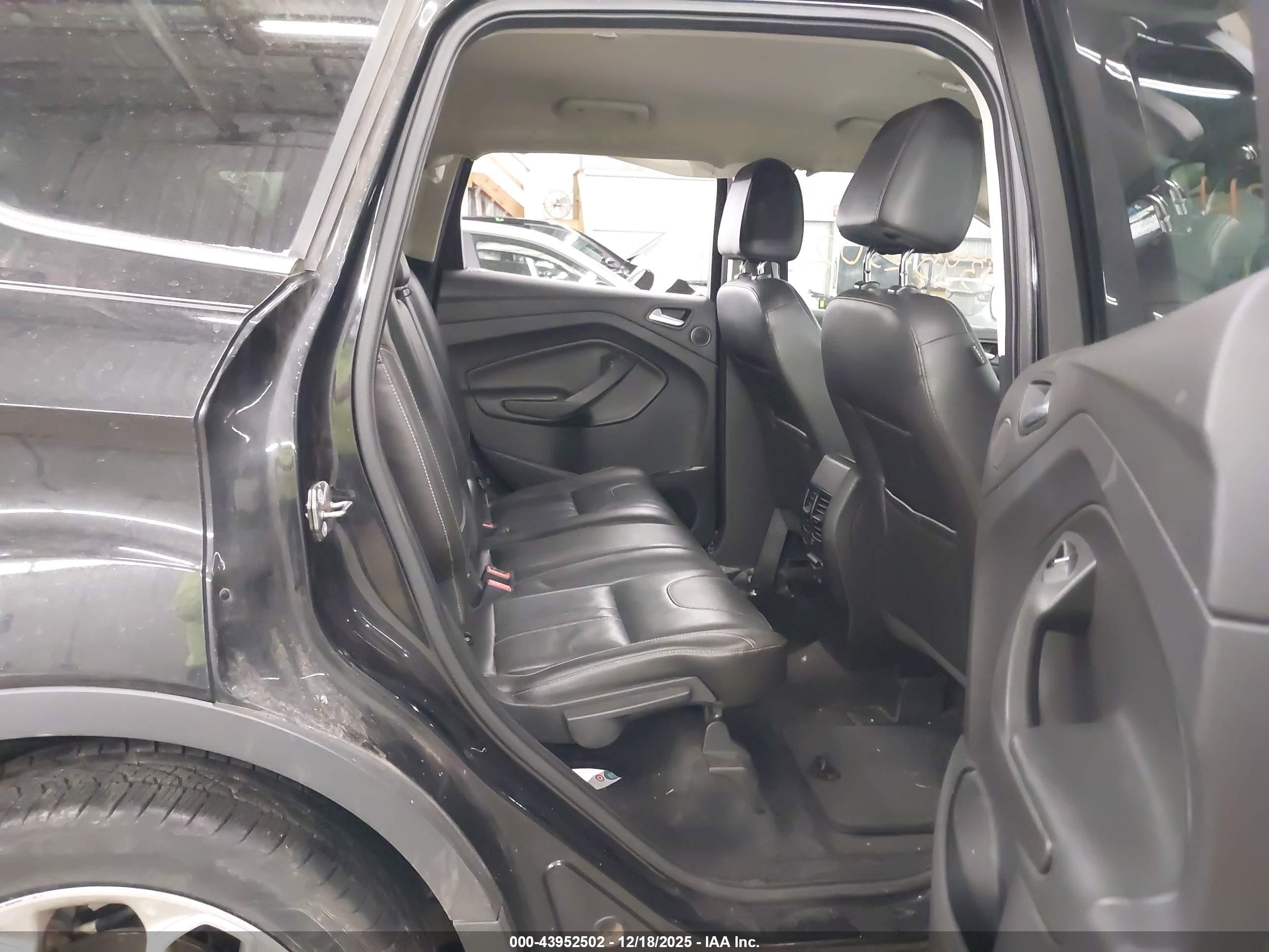 FORD ESCAPE image 8
