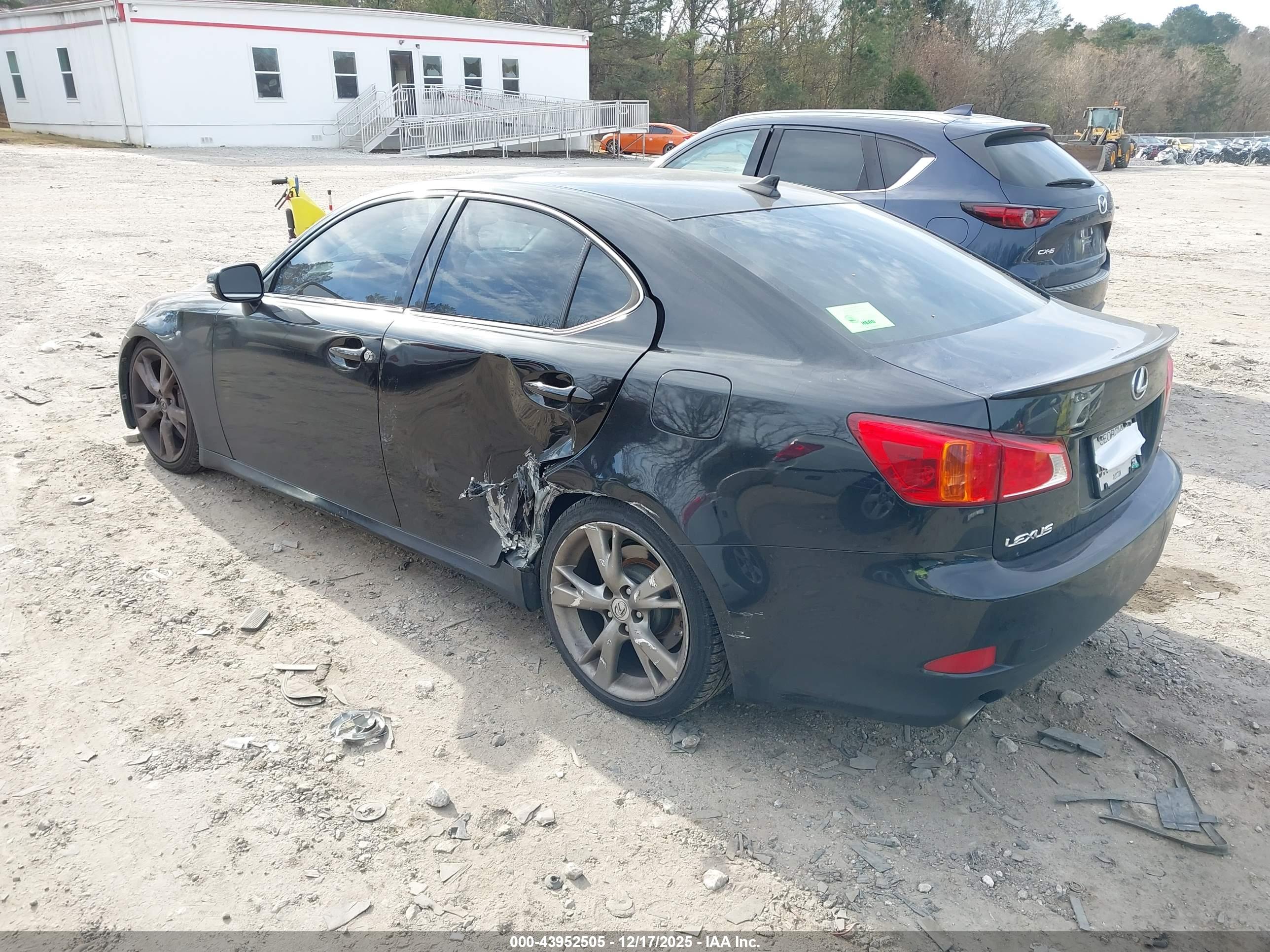 LEXUS IS image 3