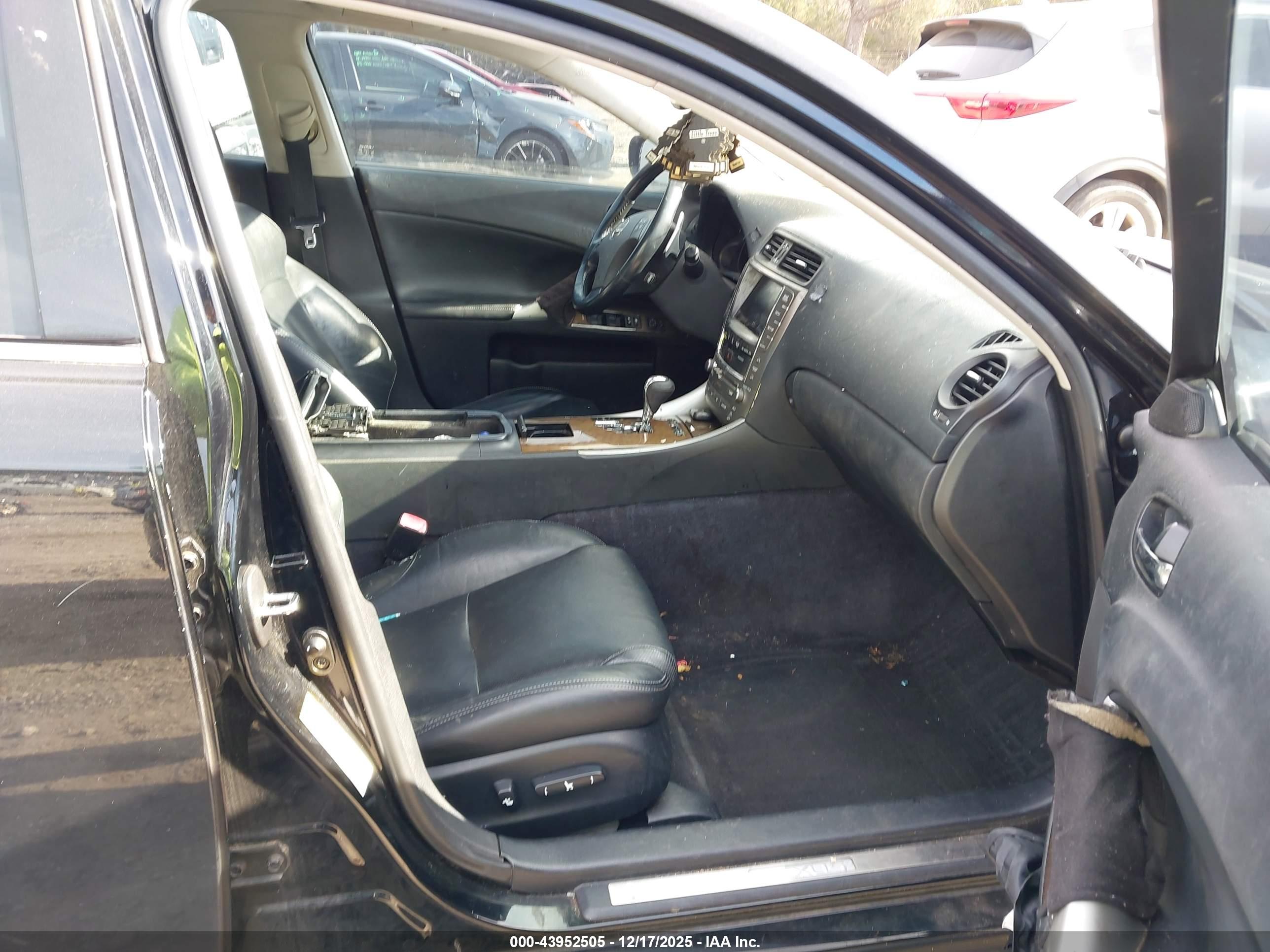 LEXUS IS image 5