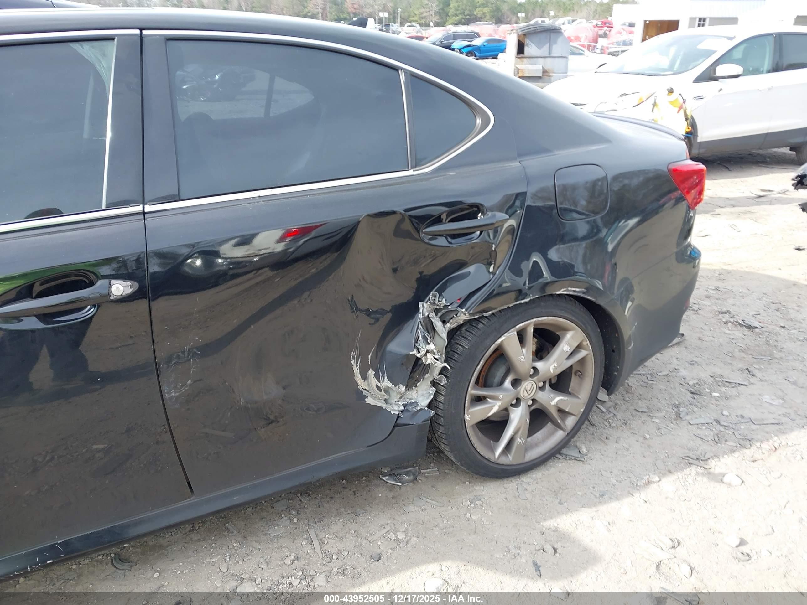 LEXUS IS image 6