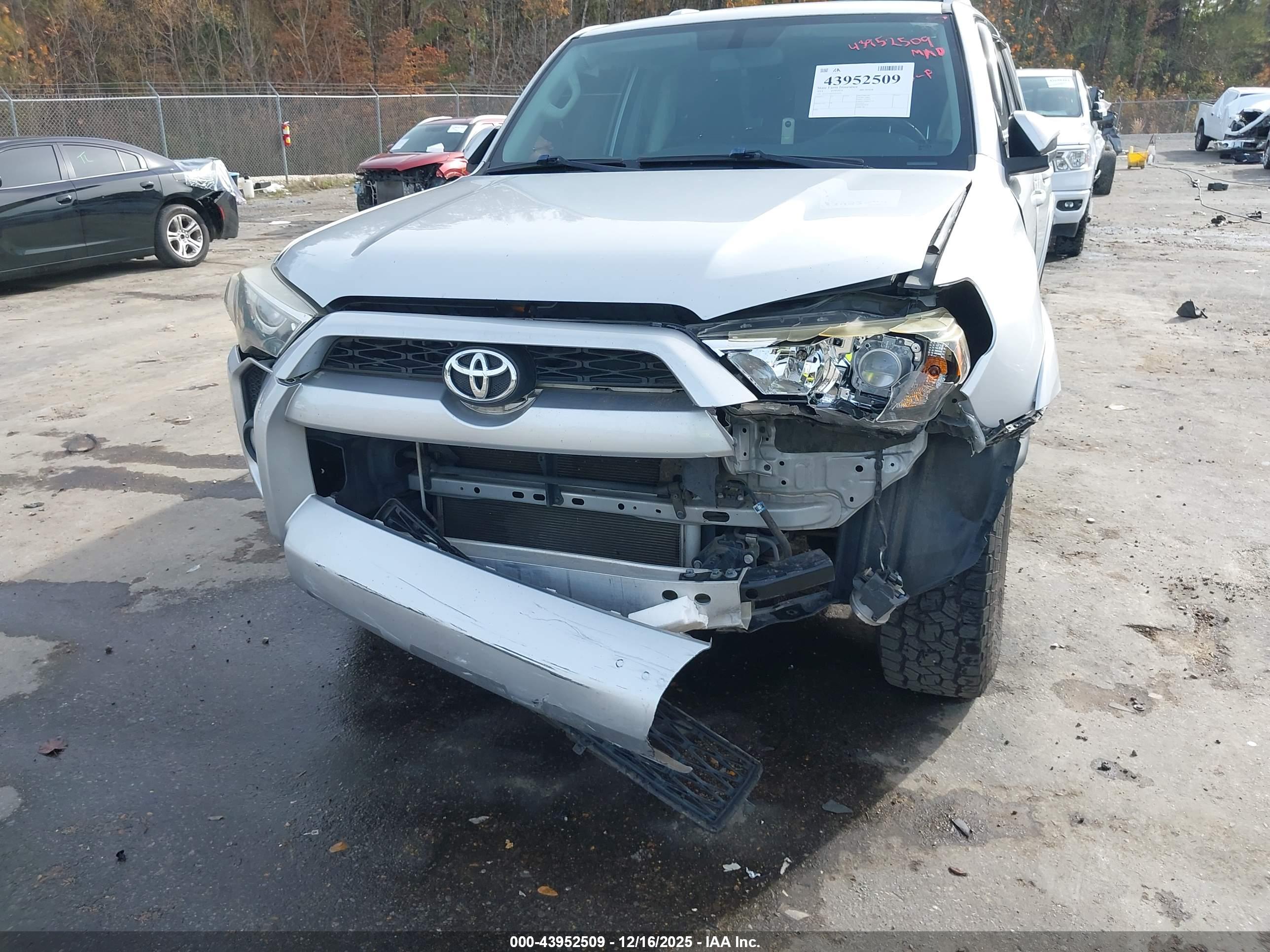 TOYOTA 4RUNNER image 6