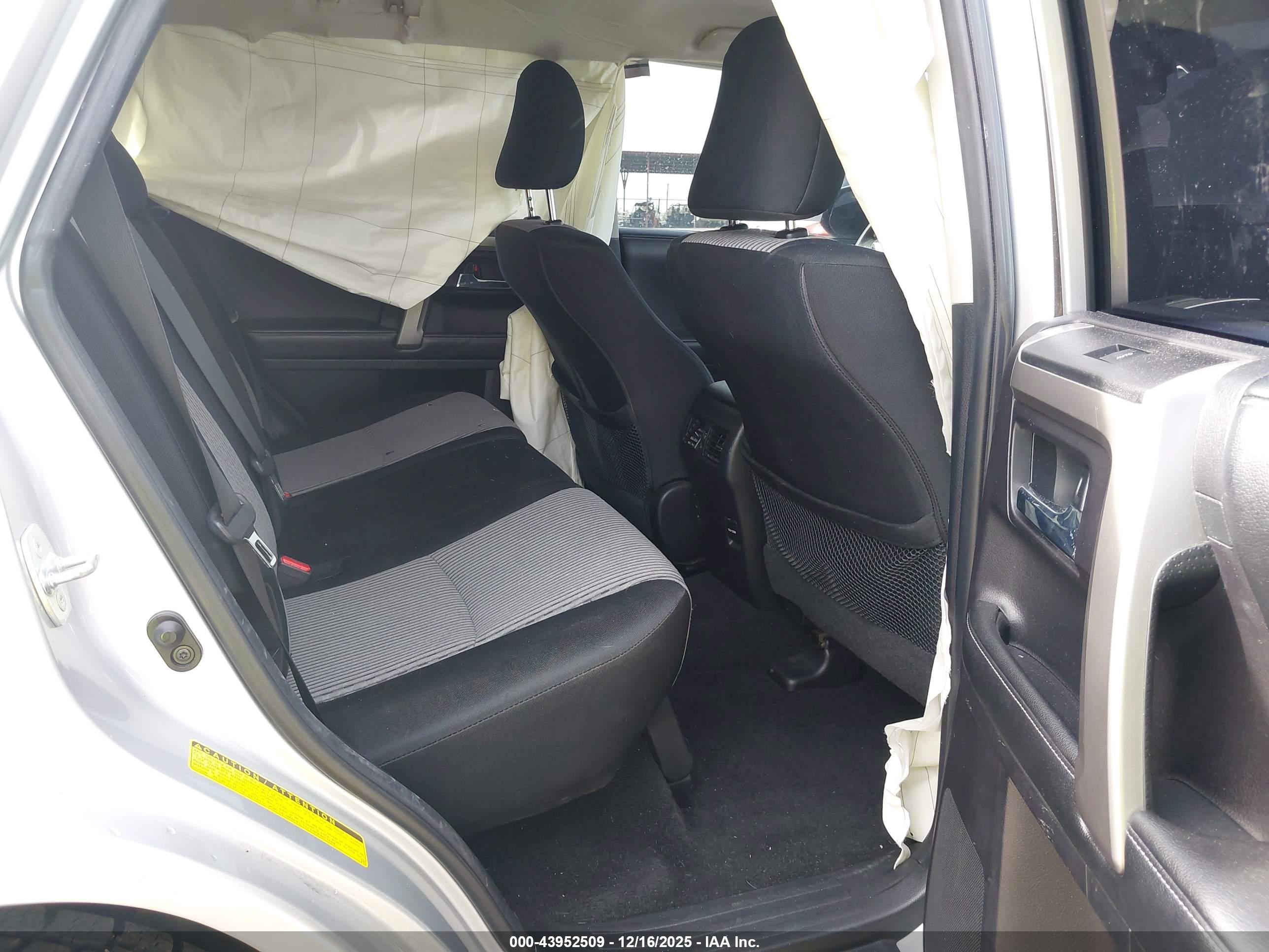 TOYOTA 4RUNNER image 8