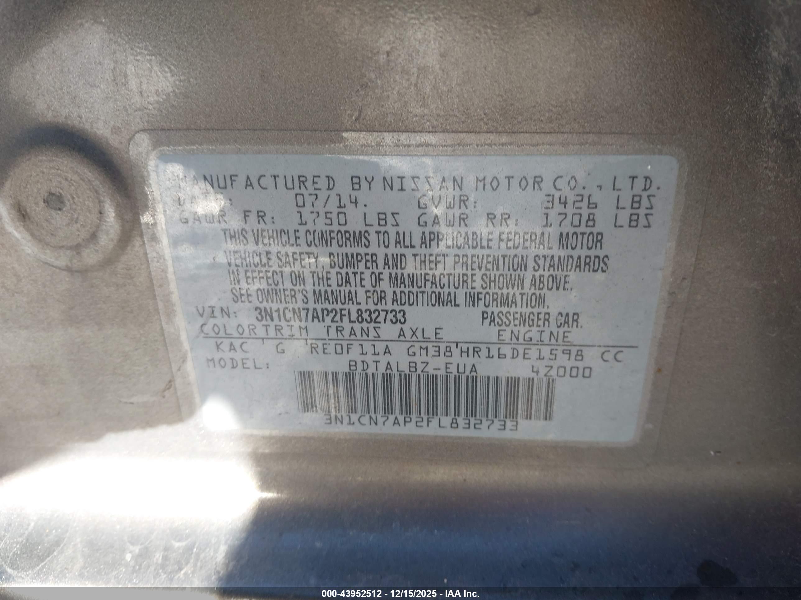 NISSAN VERSA image 9