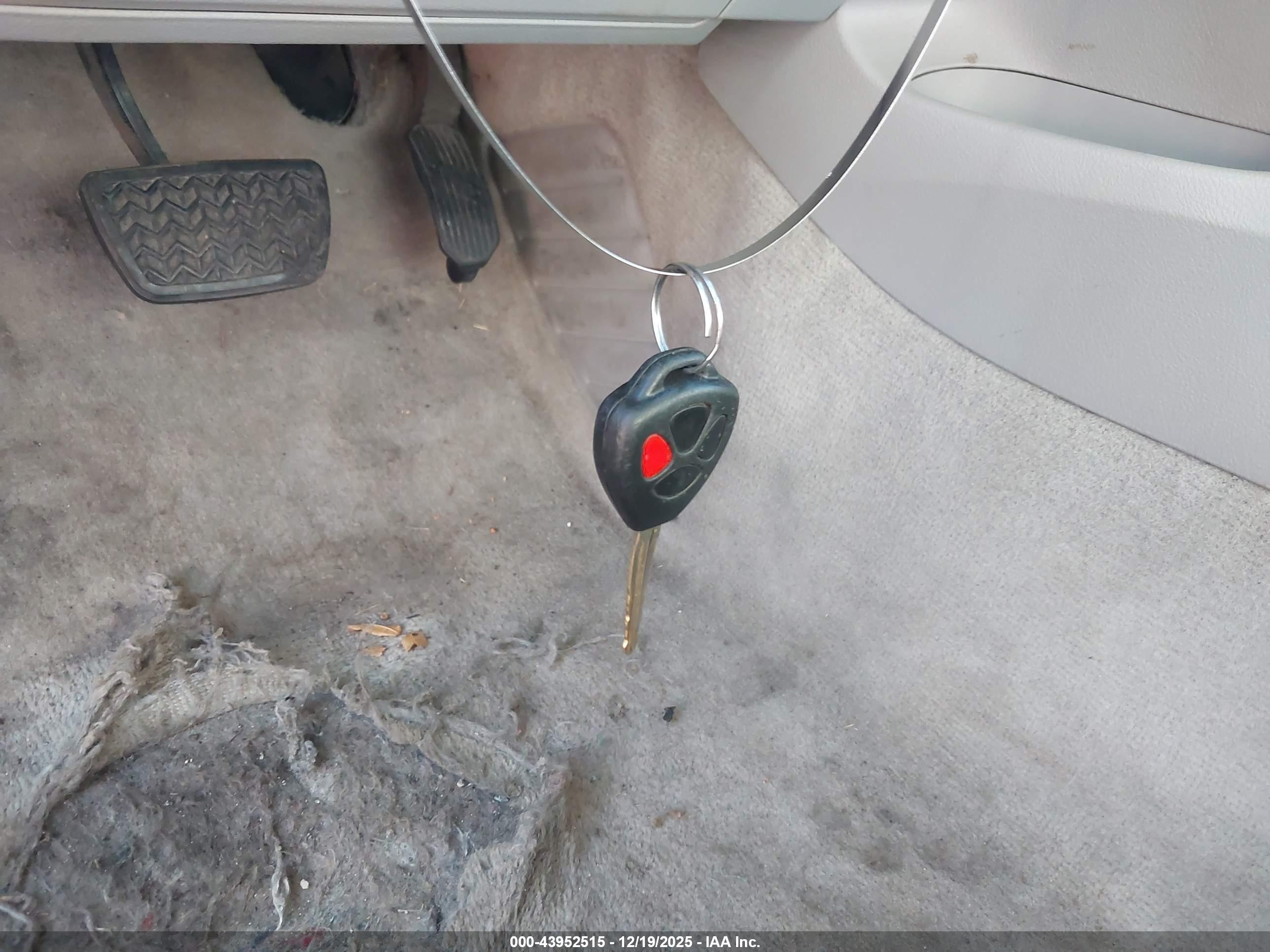 TOYOTA CAMRY image 11