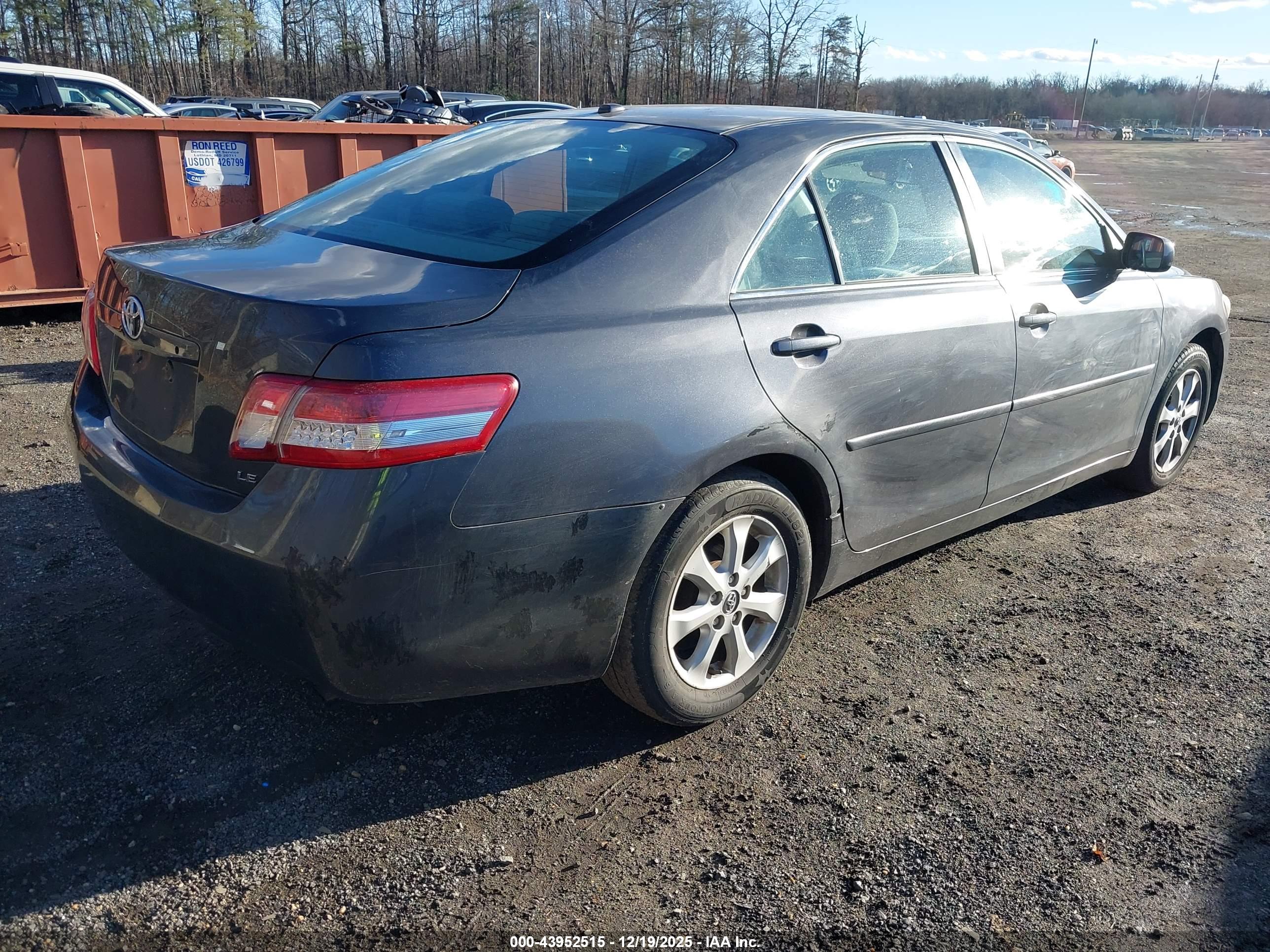 TOYOTA CAMRY image 4