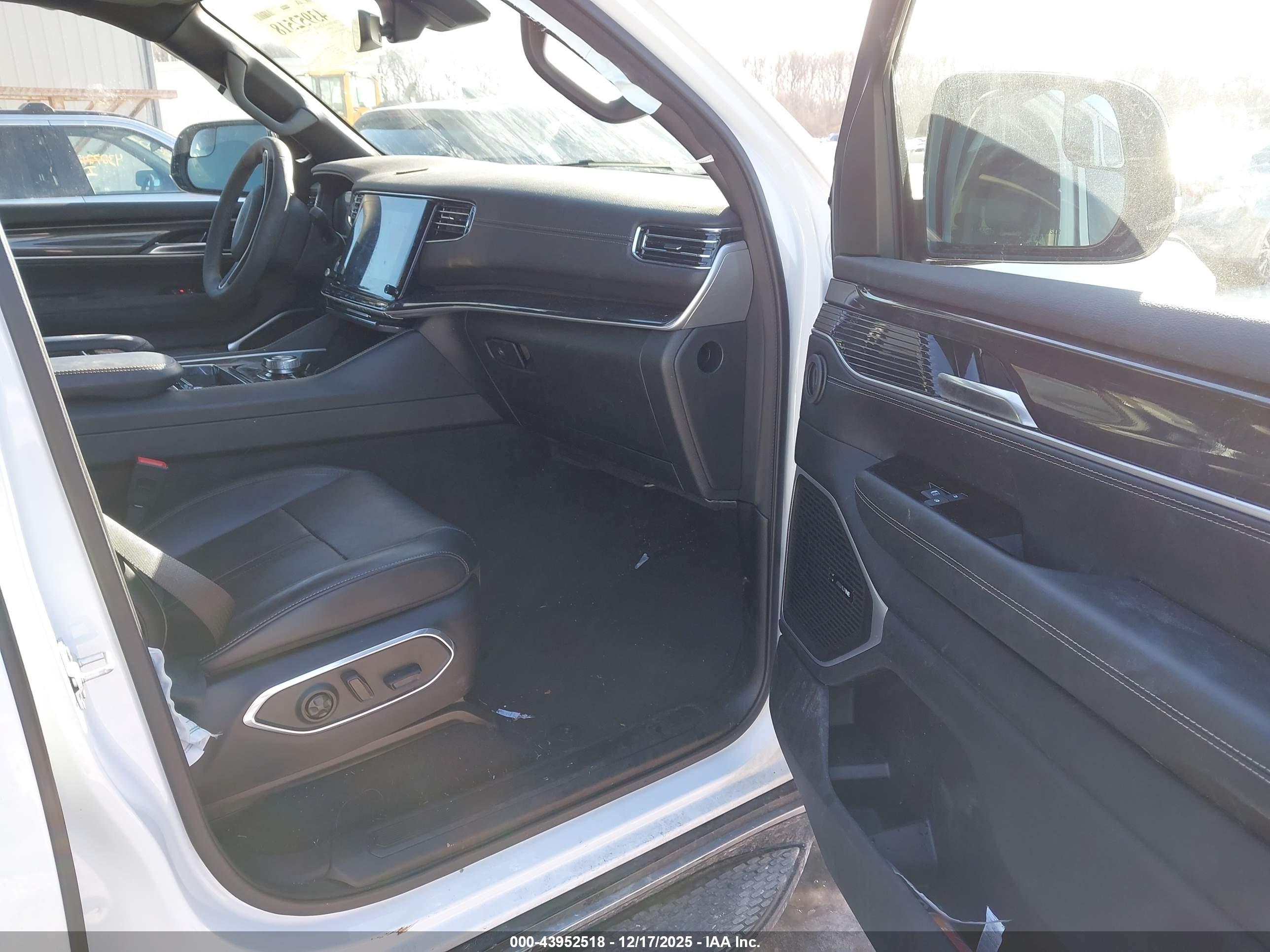 JEEP WAGONEER image 5