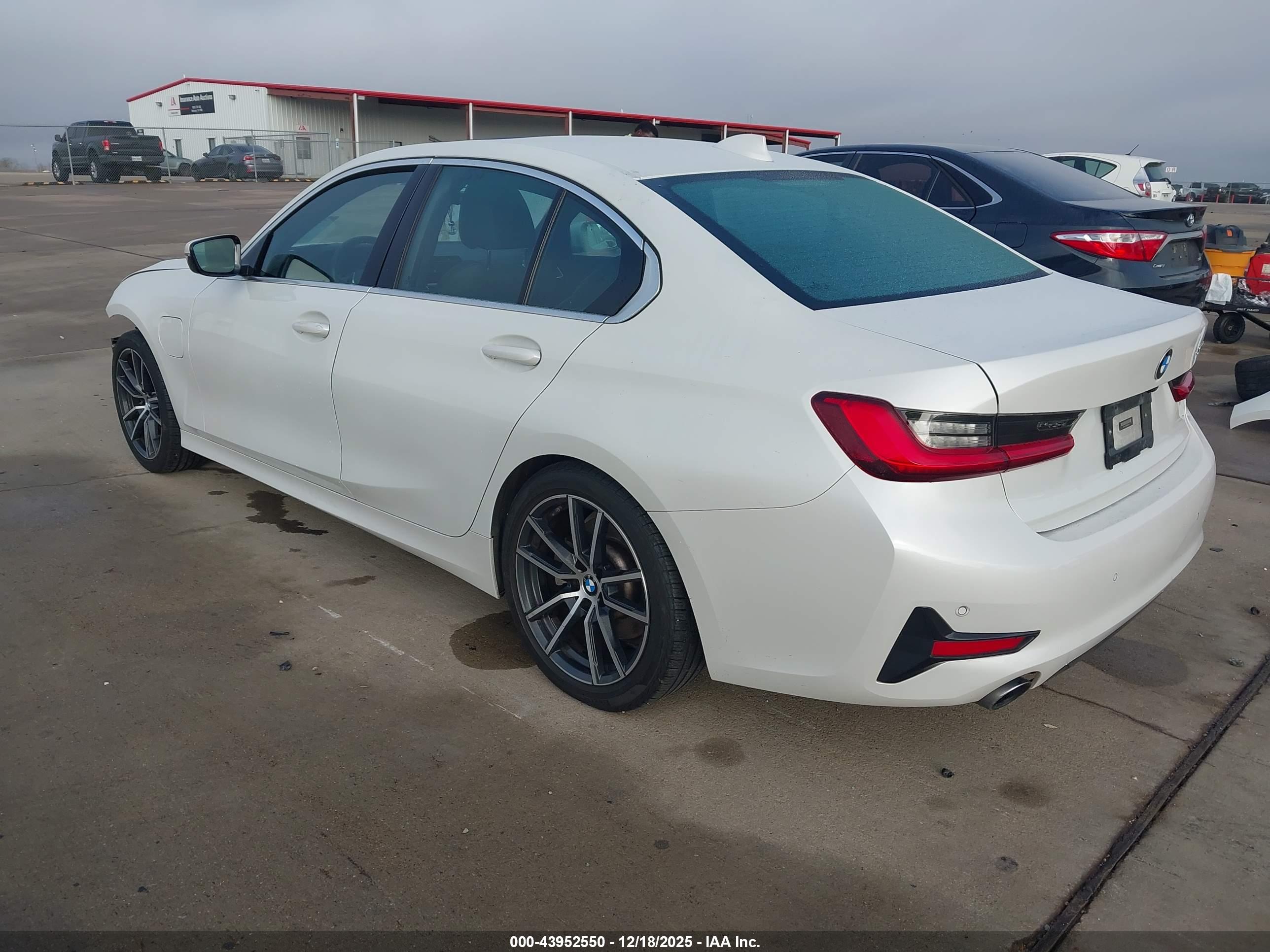 BMW 3 image 3
