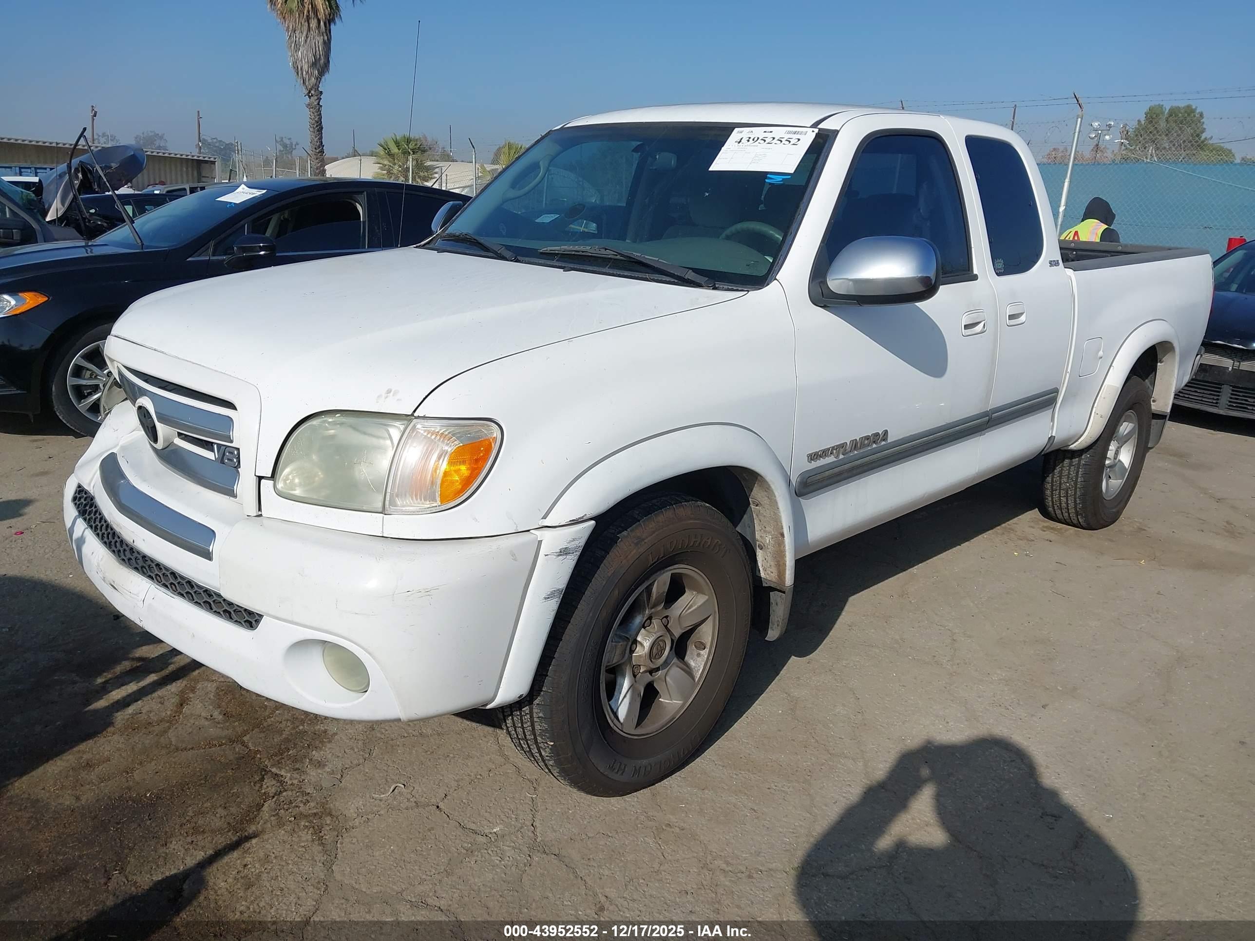 TOYOTA TUNDRA image 2