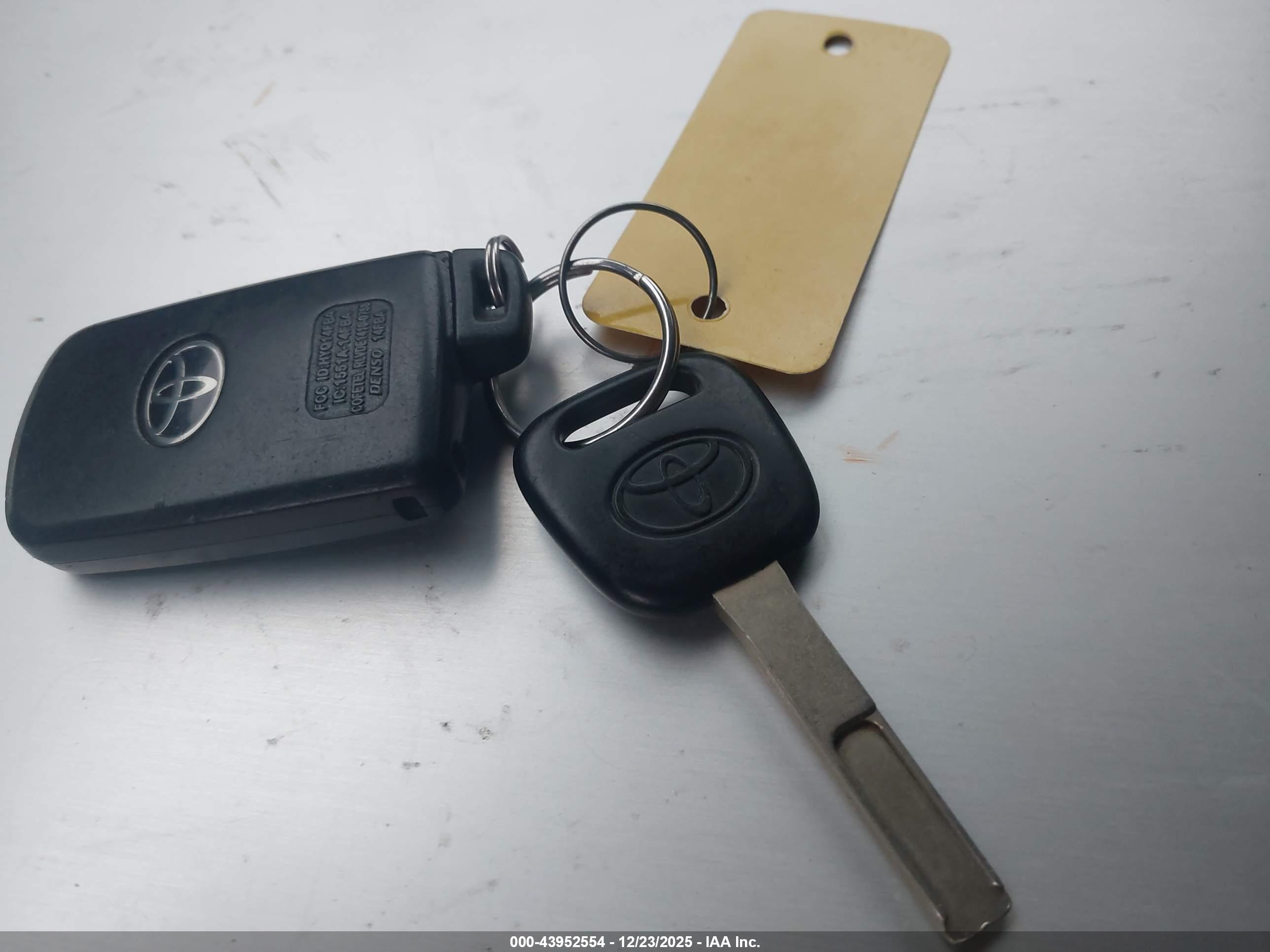 TOYOTA TACOMA image 11