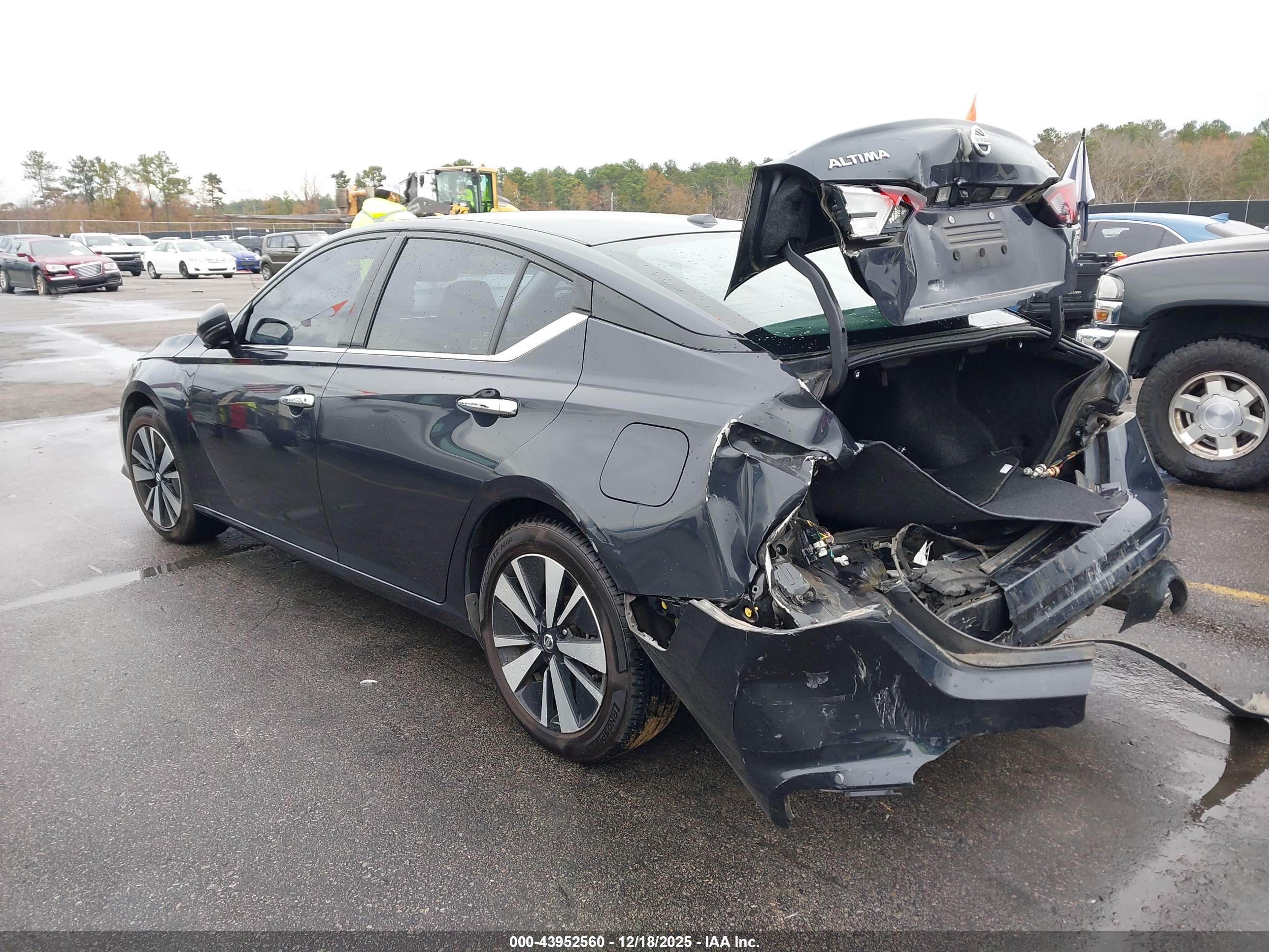 NISSAN ALTIMA image 3