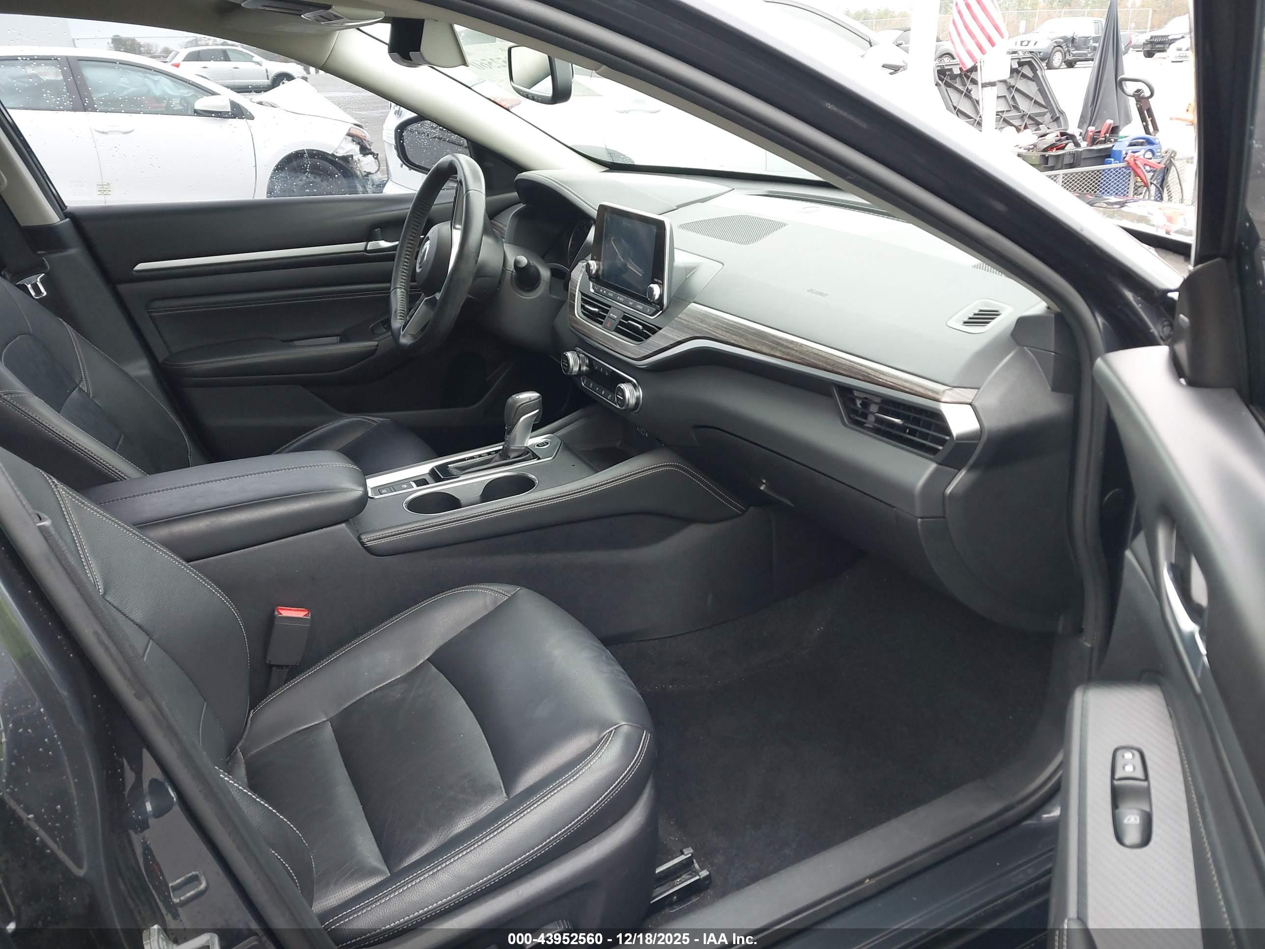 NISSAN ALTIMA image 5