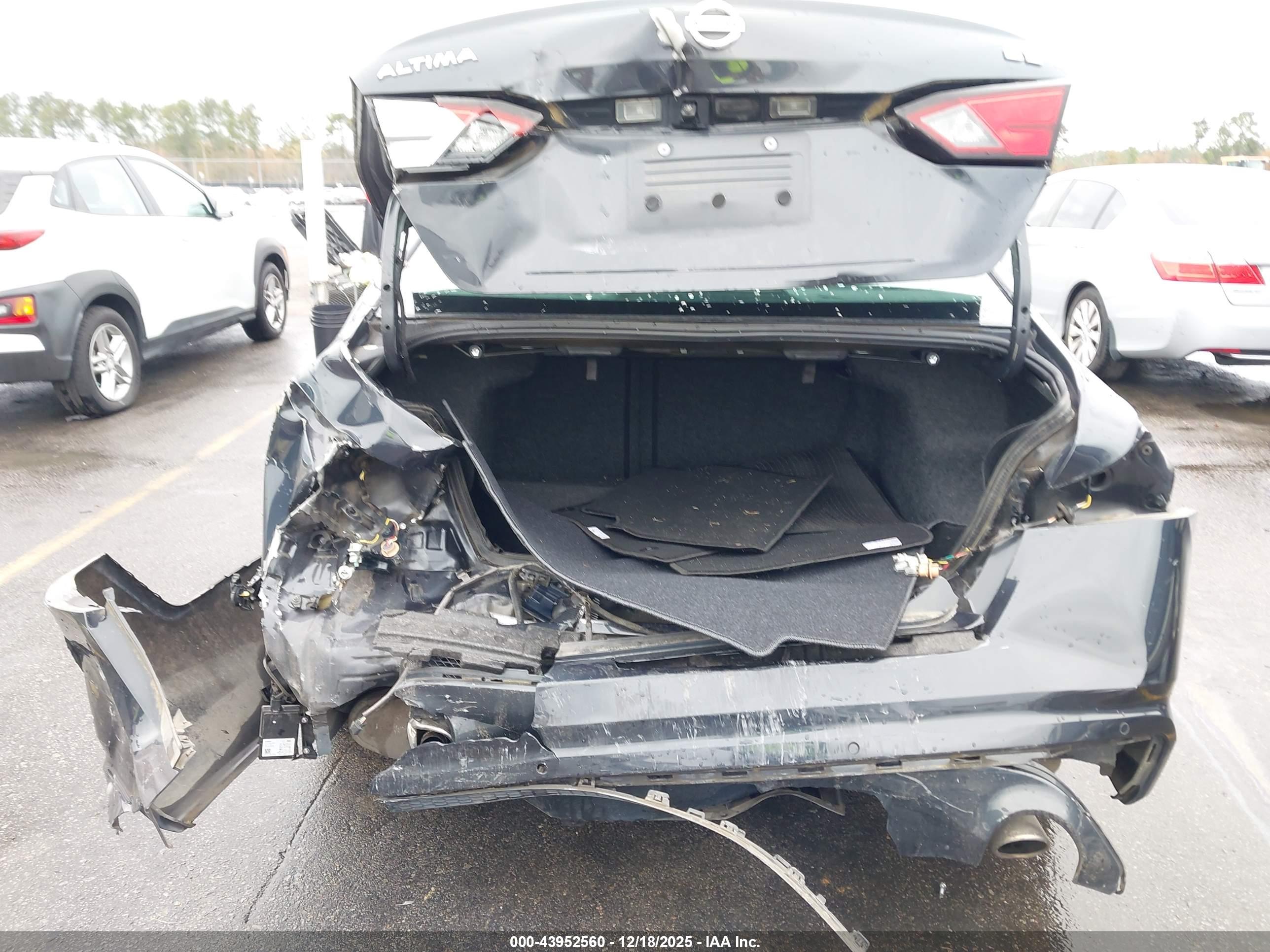 NISSAN ALTIMA image 6