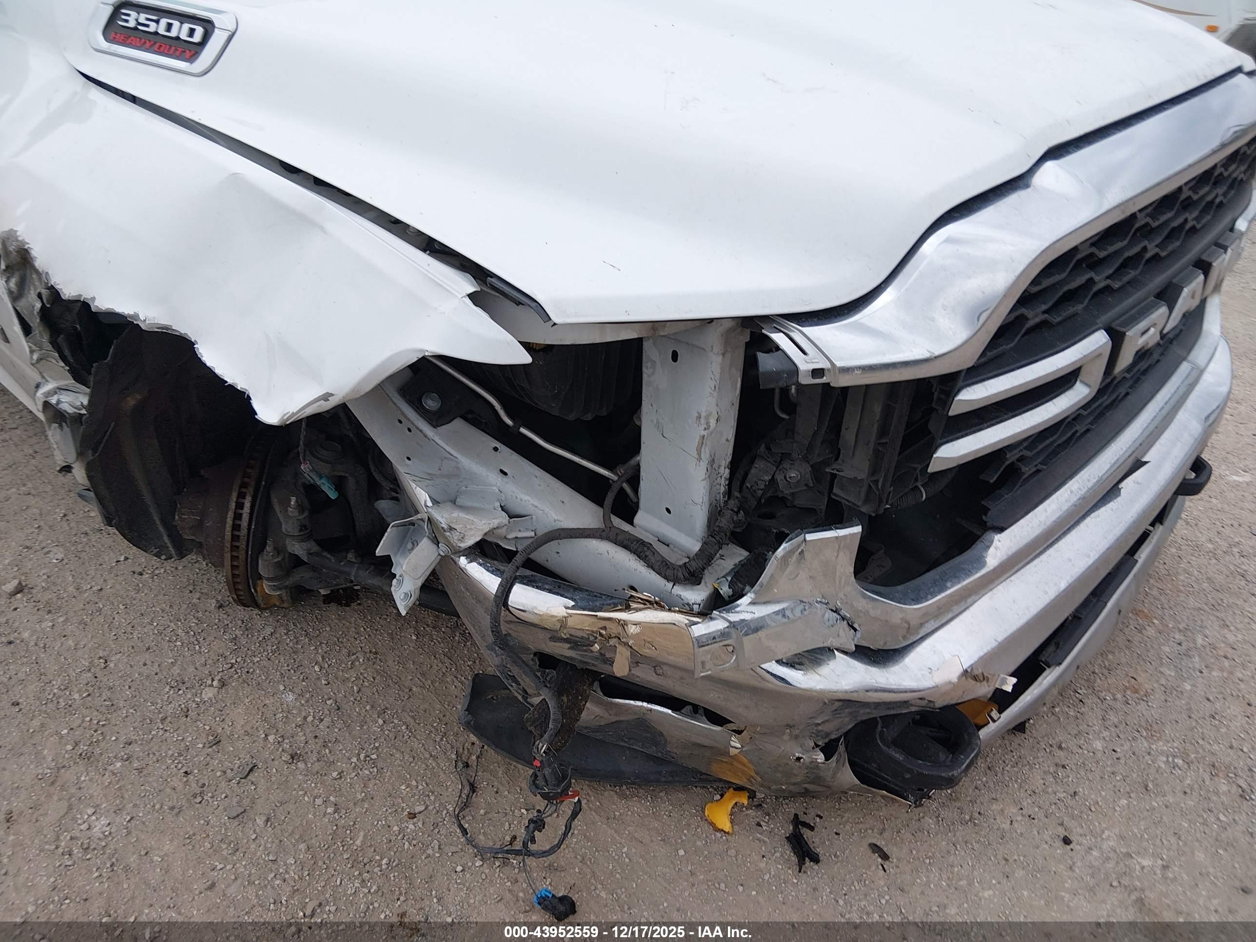RAM 3500 image 6