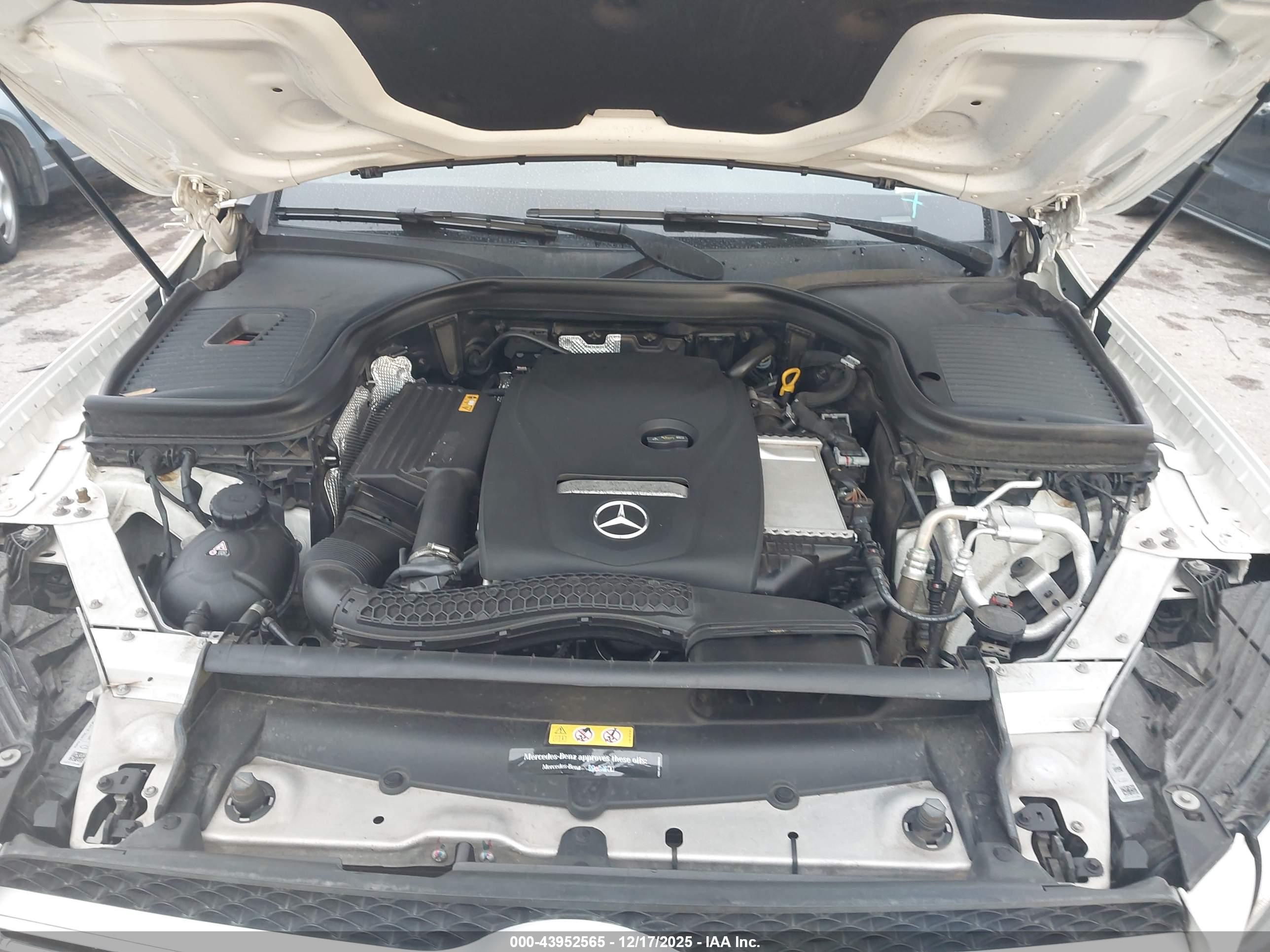 MERCEDES-BENZ GLC image 10