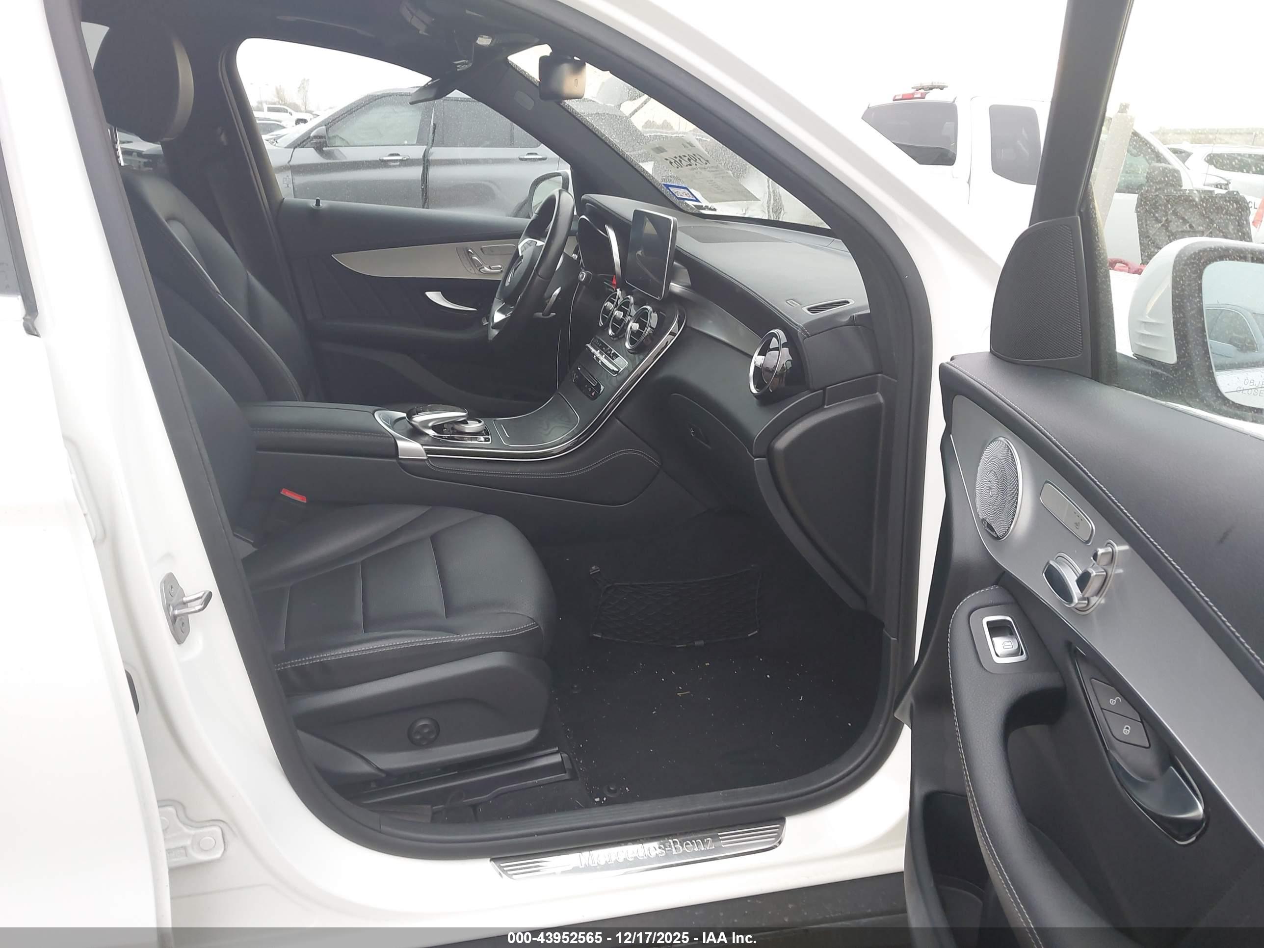 MERCEDES-BENZ GLC image 5