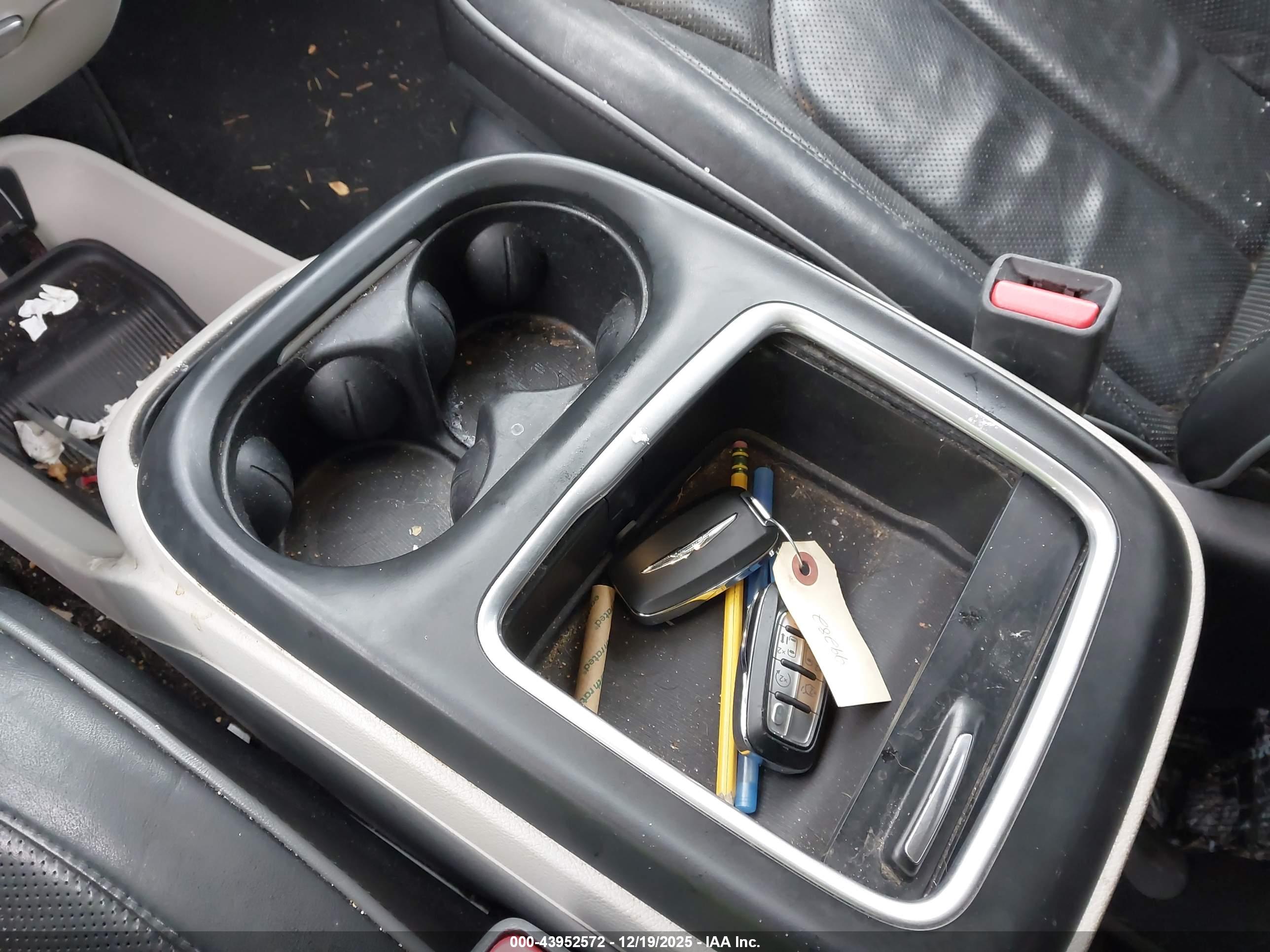 CHRYSLER PACIFICA image 11