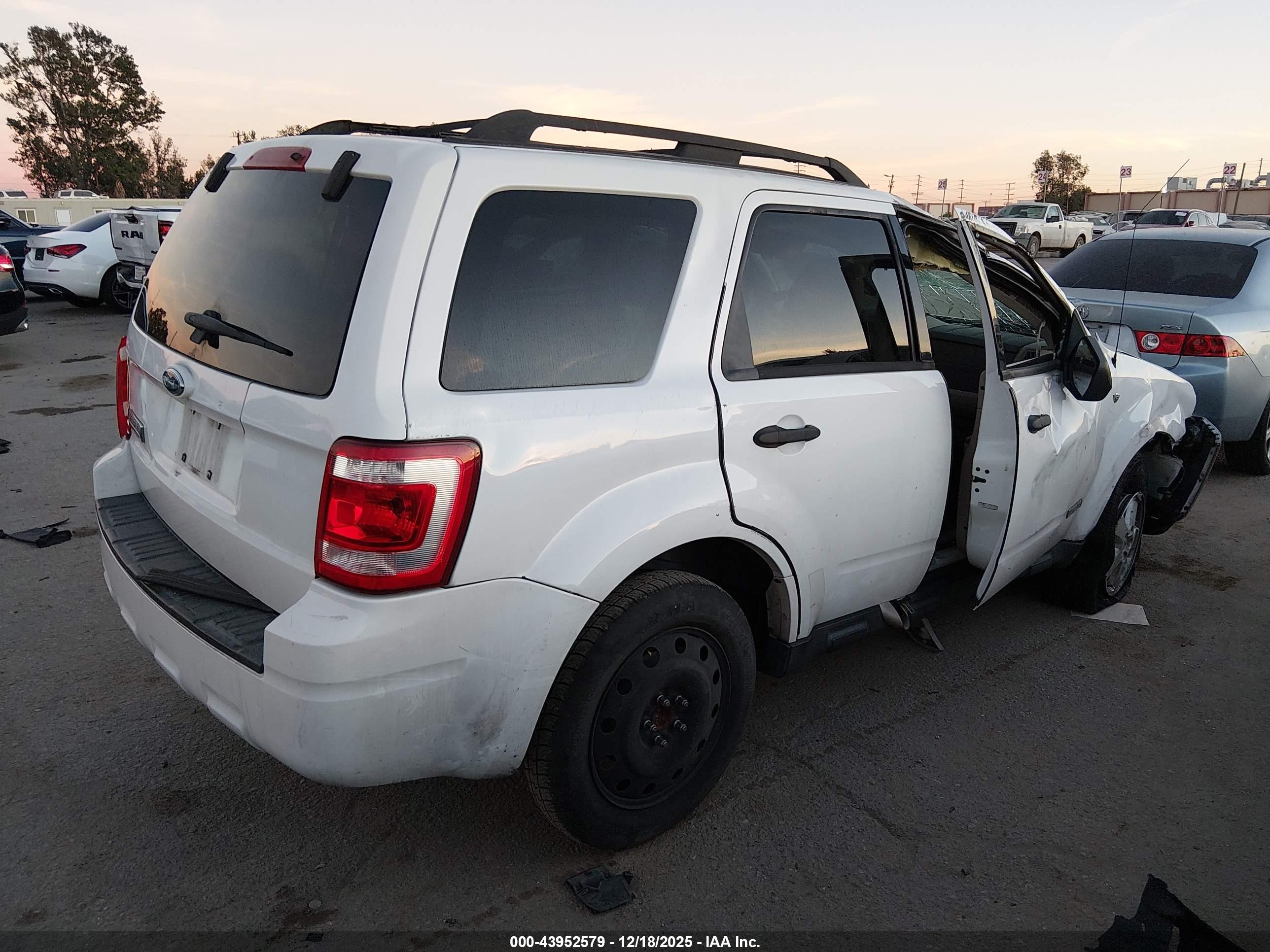 FORD ESCAPE image 4