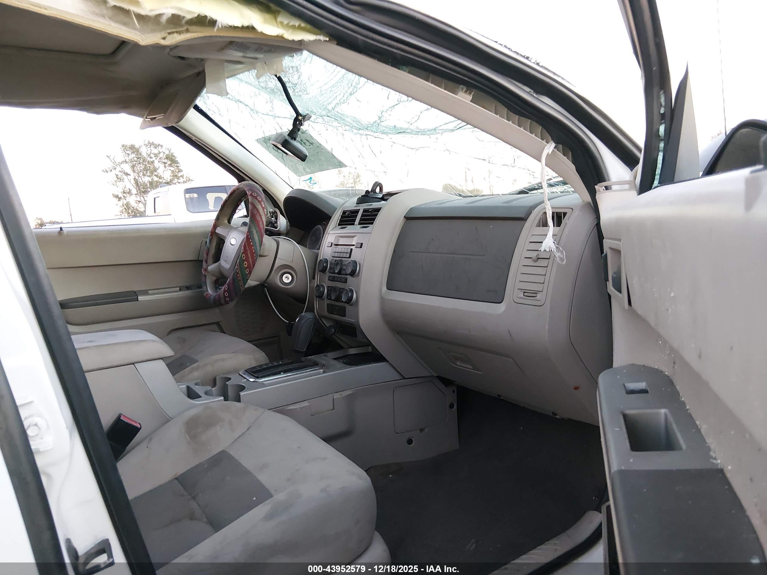 FORD ESCAPE image 5