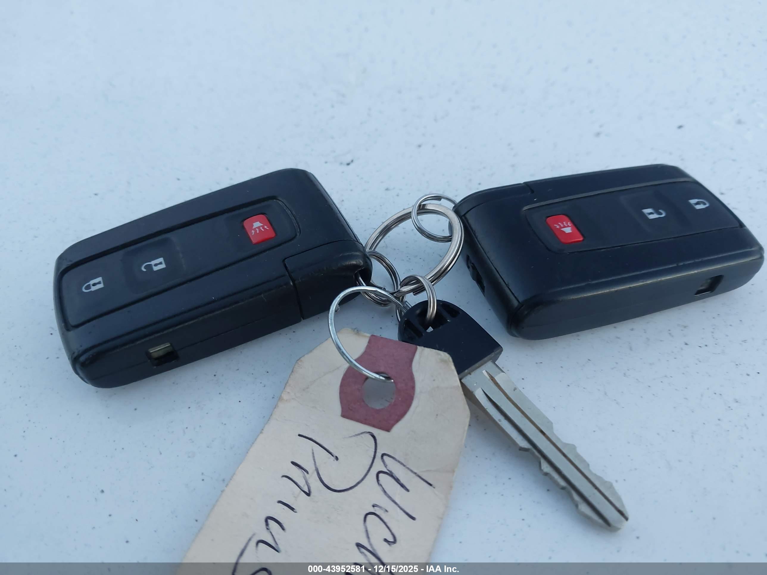TOYOTA PRIUS image 11
