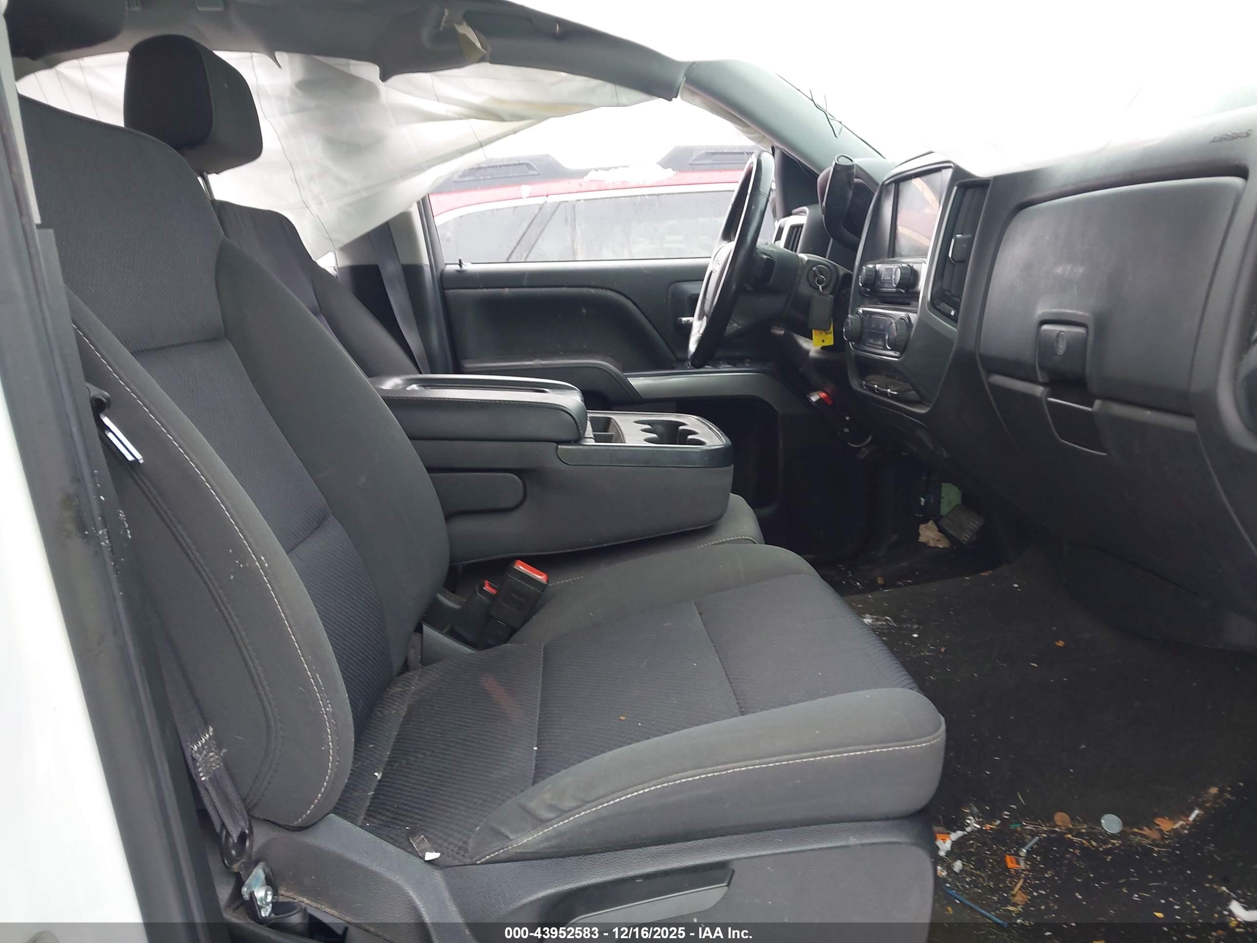 CHEVROLET SILVERADO image 5