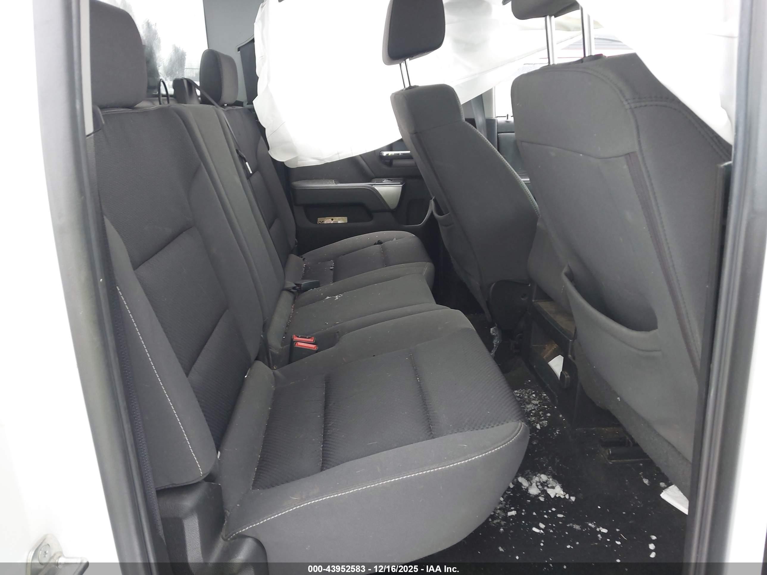 CHEVROLET SILVERADO image 8