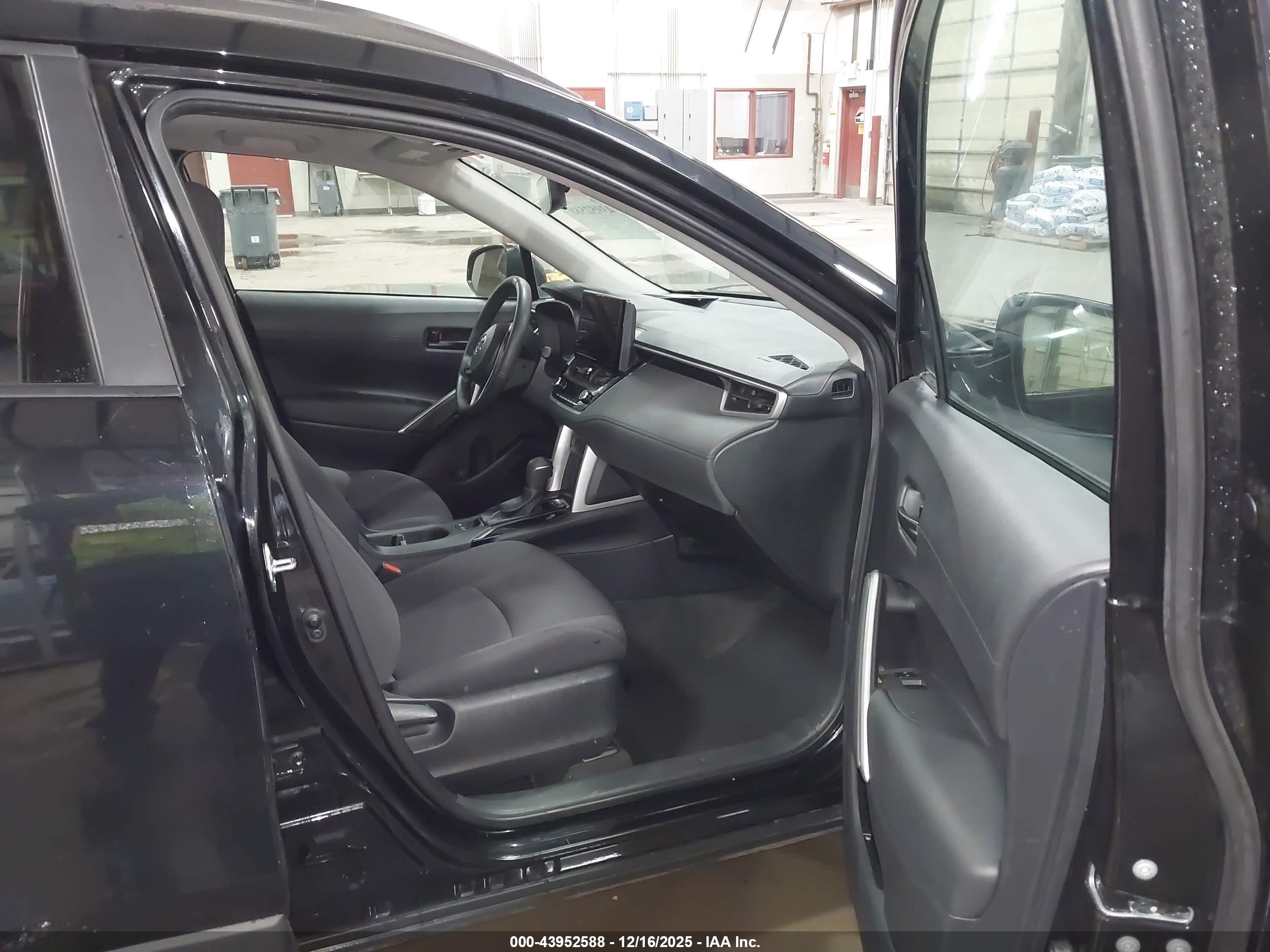TOYOTA COROLLA image 5