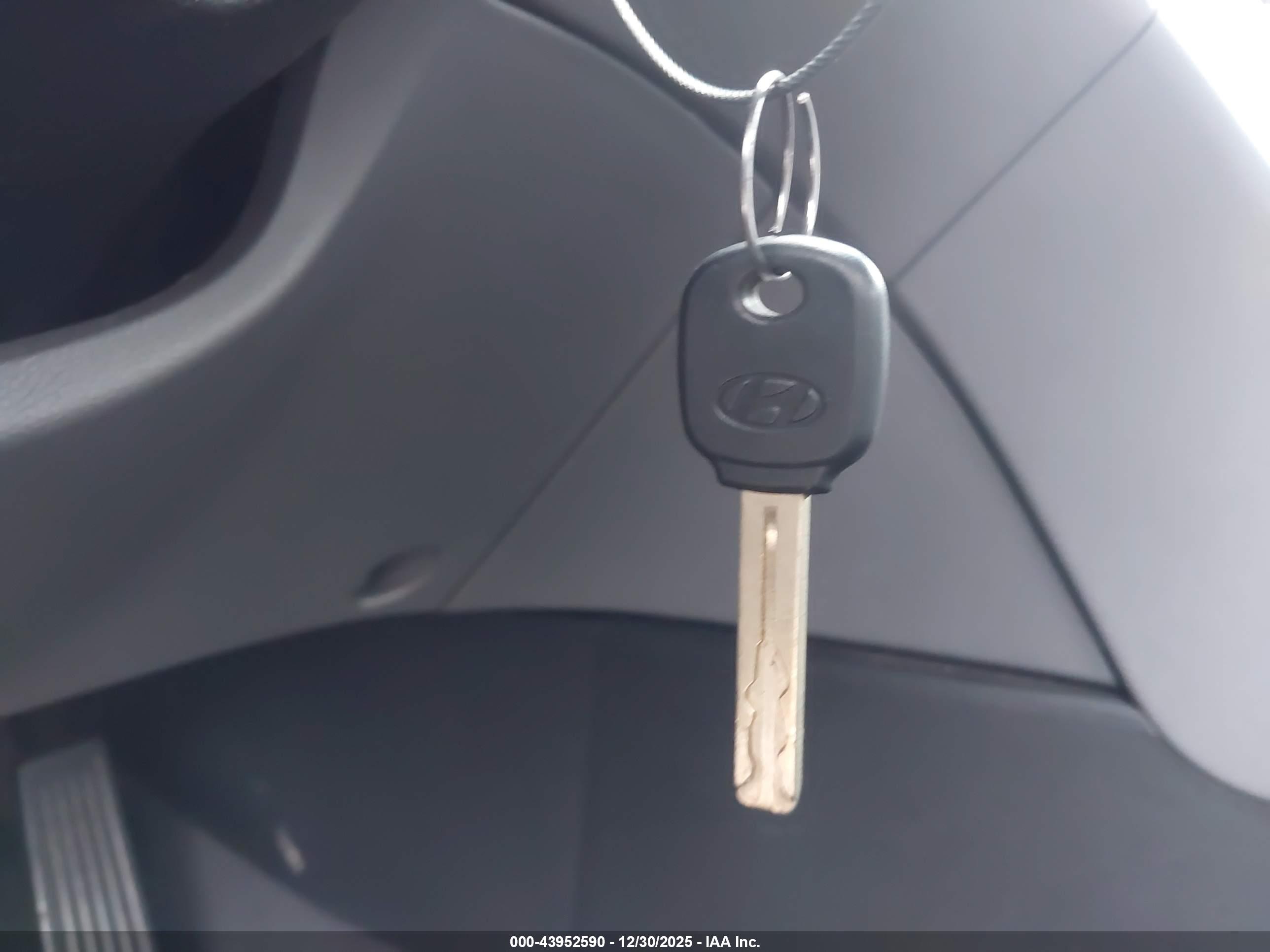 HYUNDAI SONATA image 11