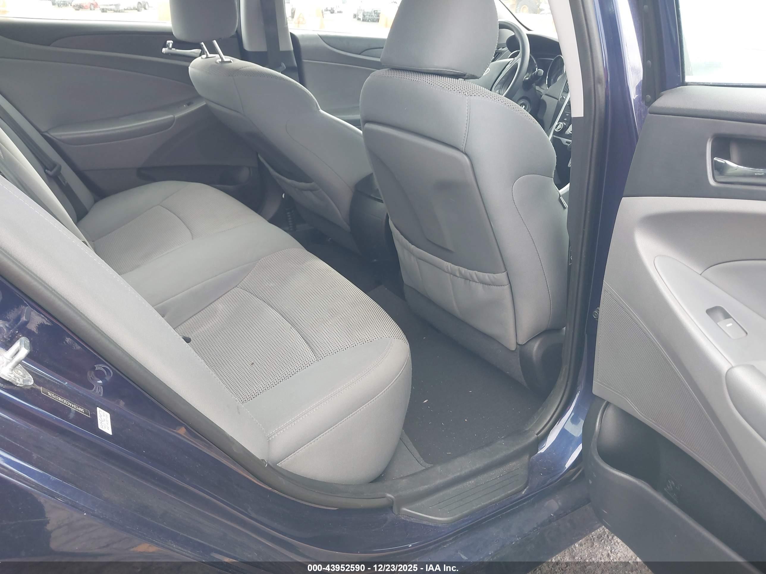 HYUNDAI SONATA image 8