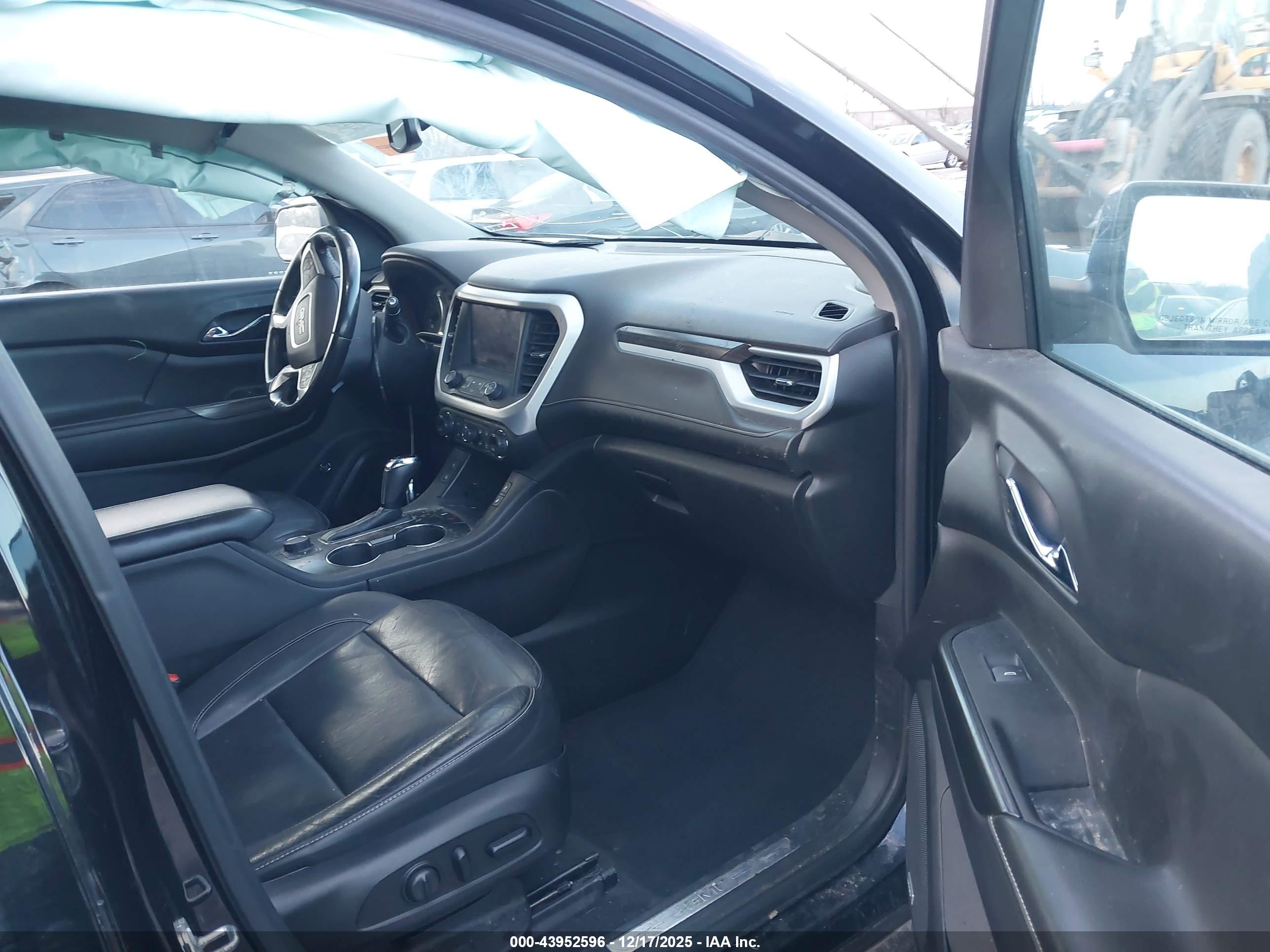 GMC ACADIA image 5