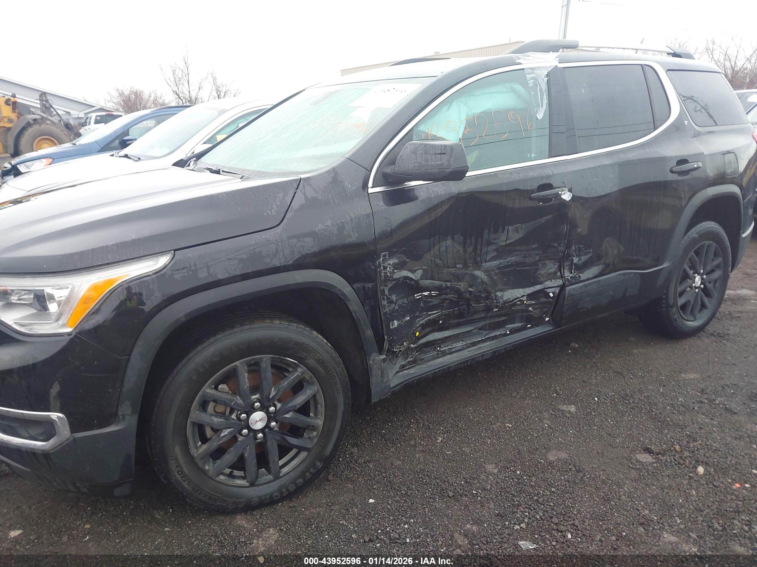 GMC ACADIA image 6