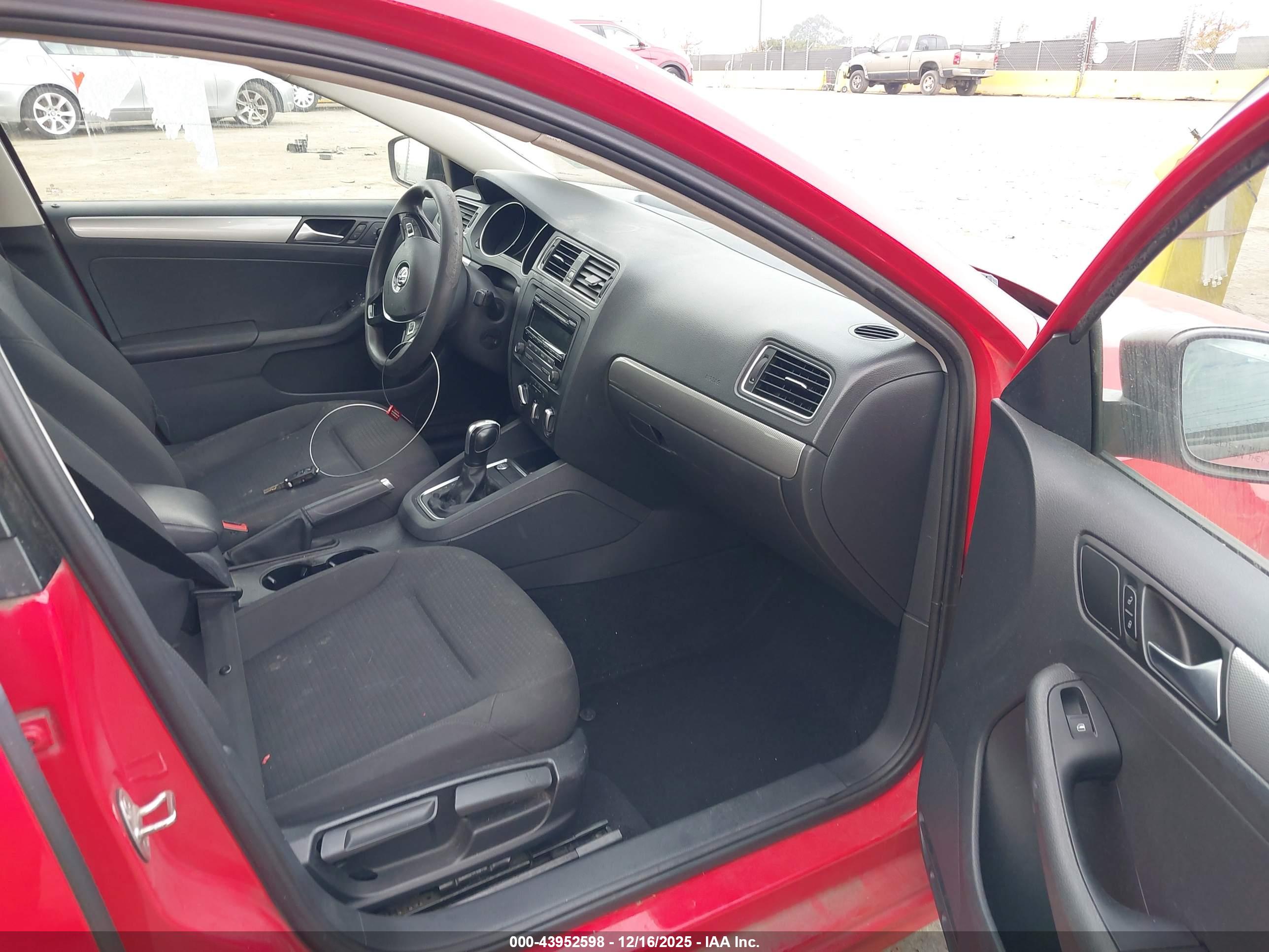 VOLKSWAGEN JETTA image 5