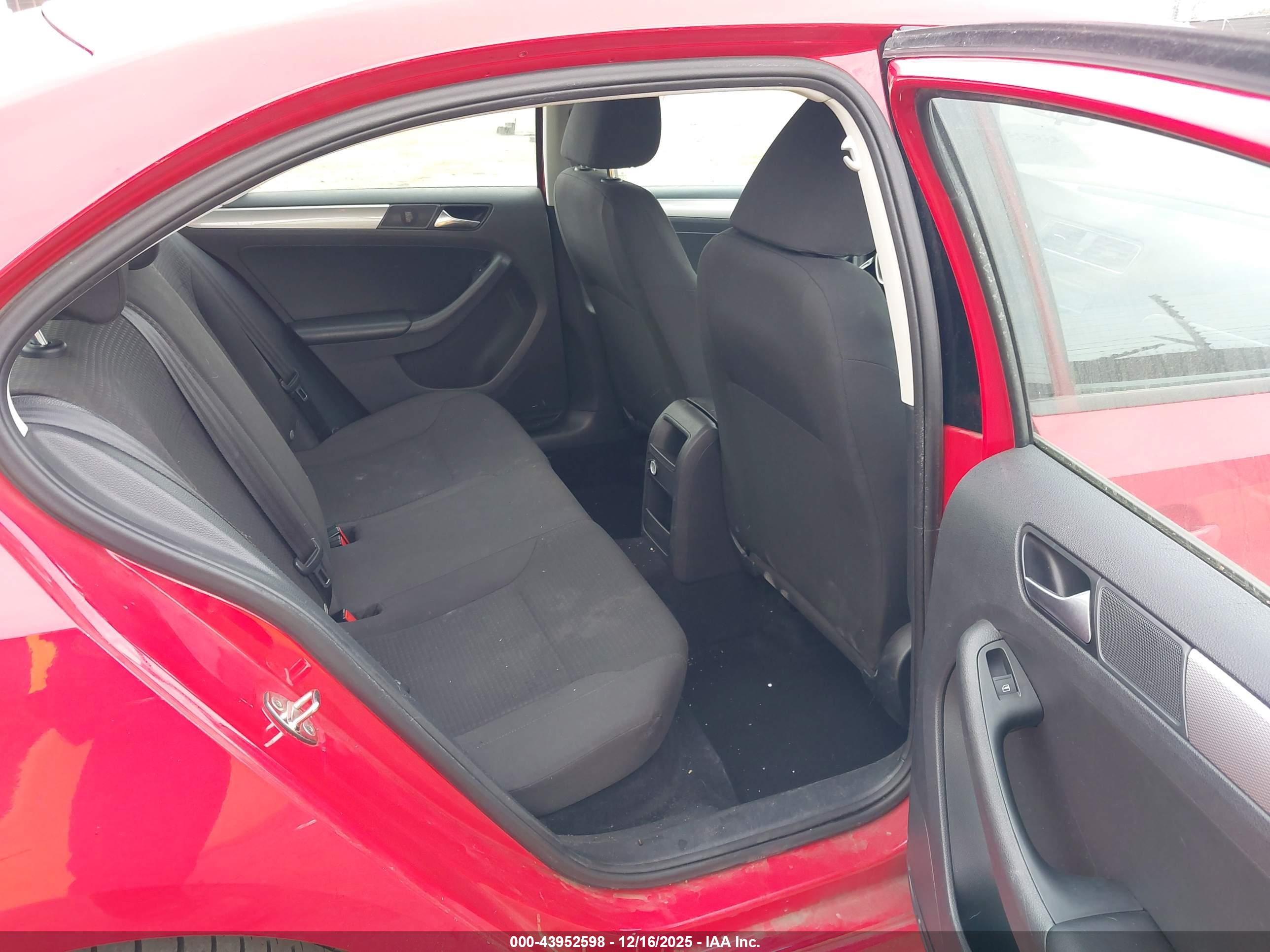 VOLKSWAGEN JETTA image 8