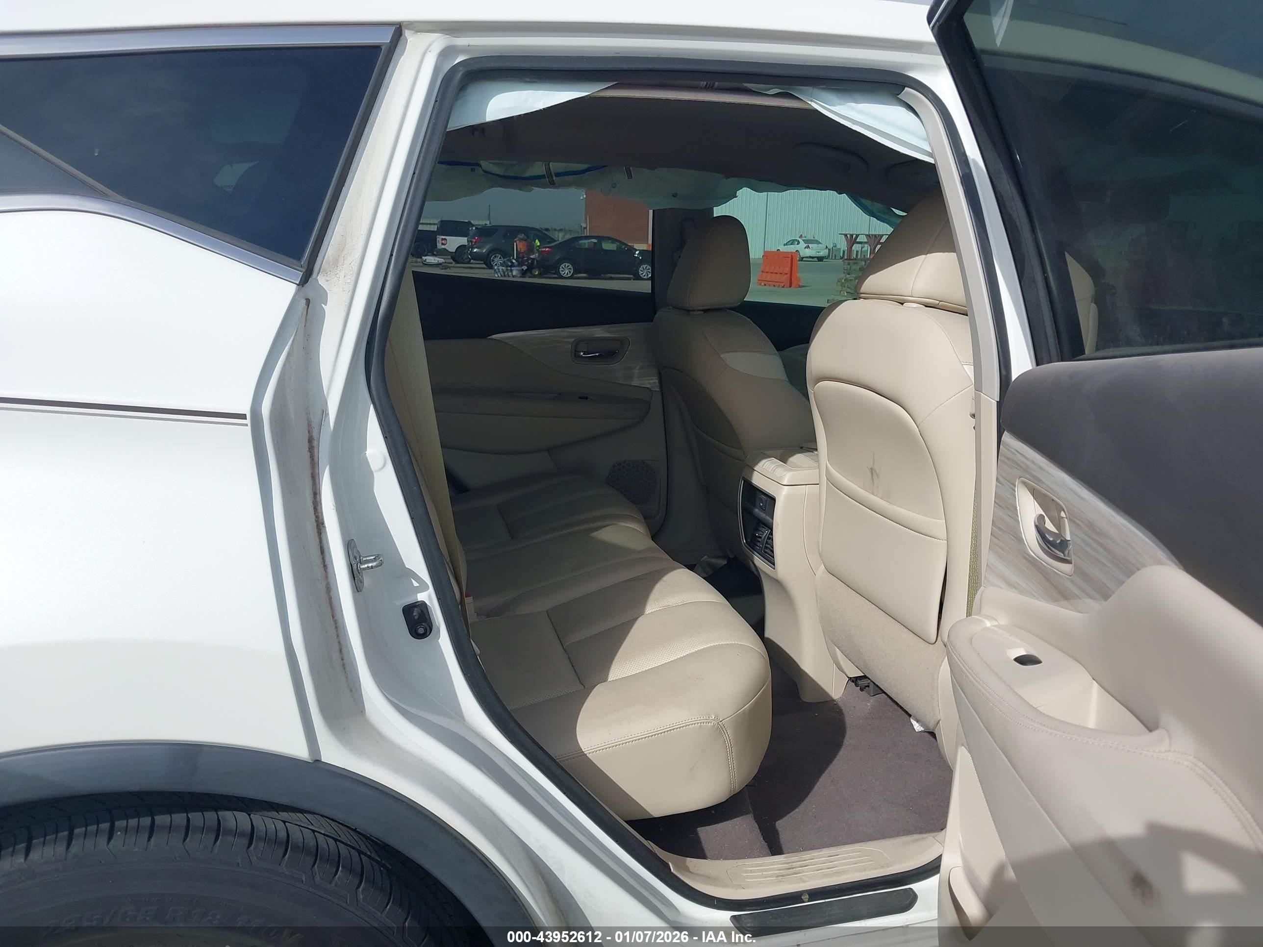 NISSAN MURANO image 8
