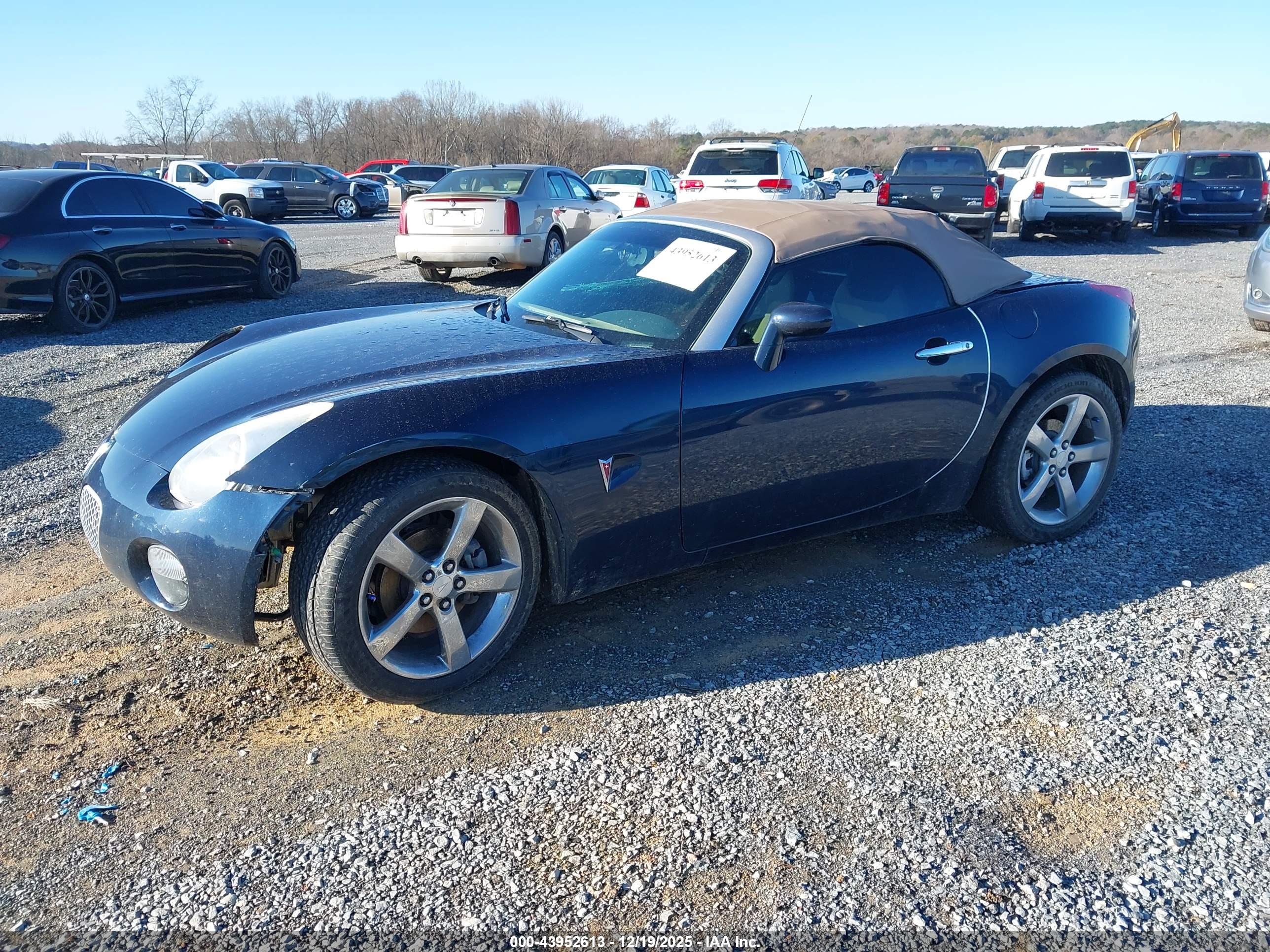 PONTIAC SOLSTICE image 2