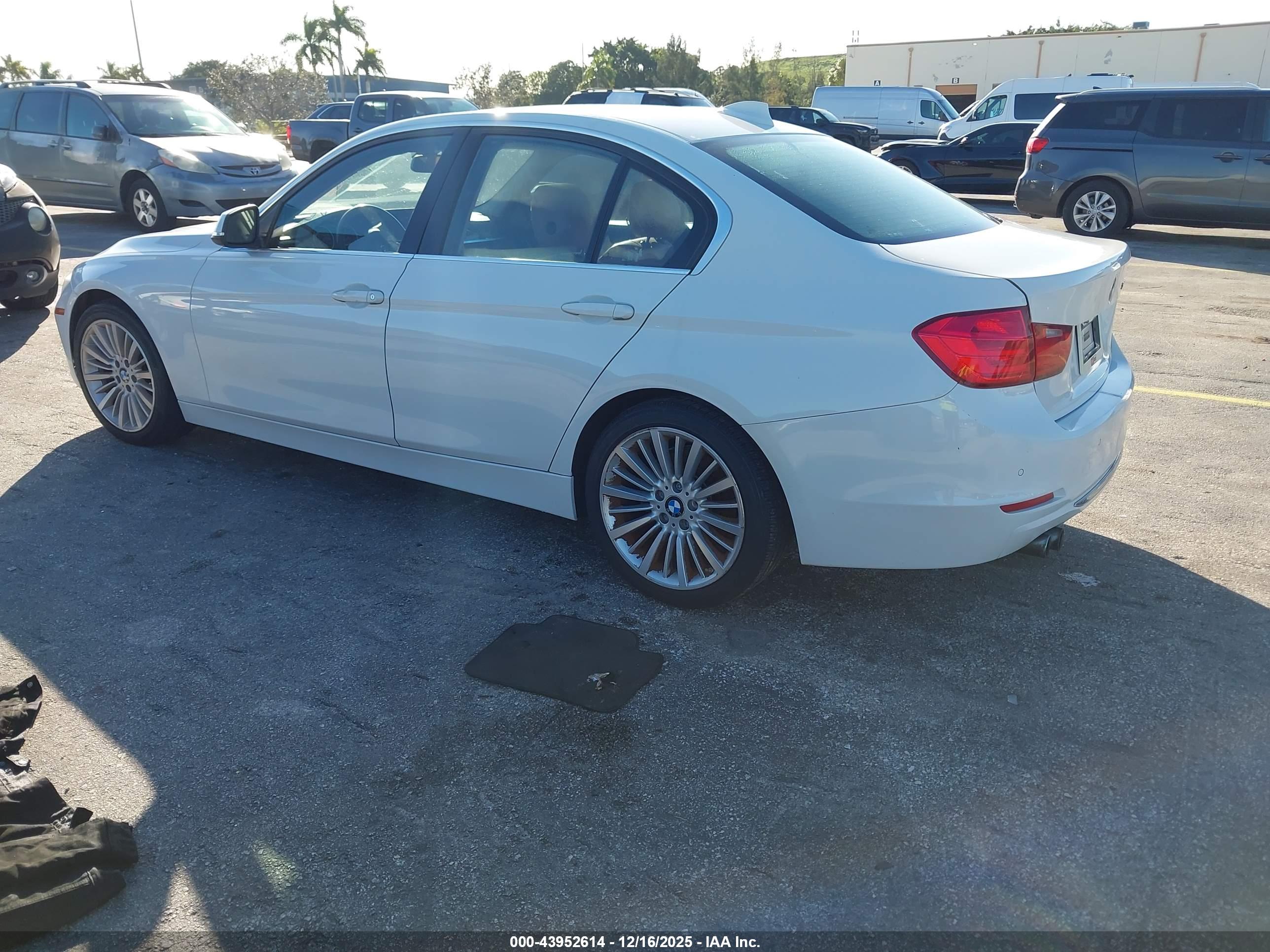 BMW 328I image 3