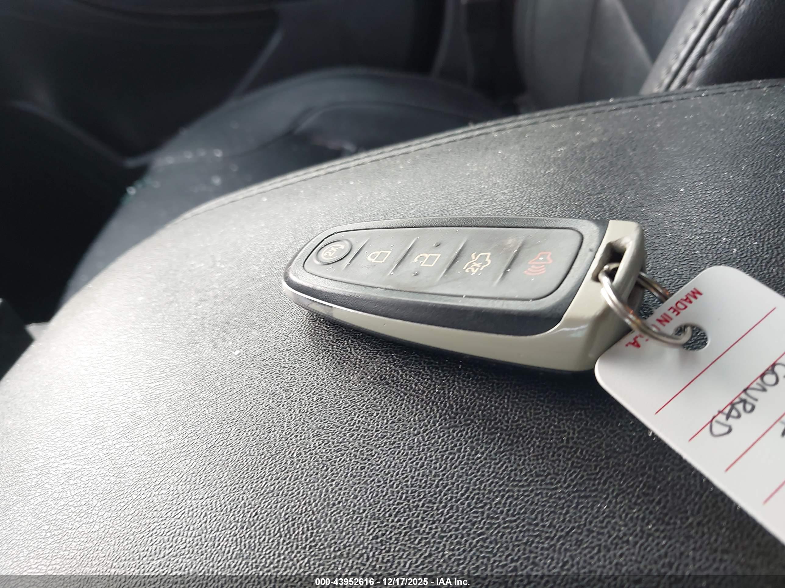 FORD TAURUS image 11