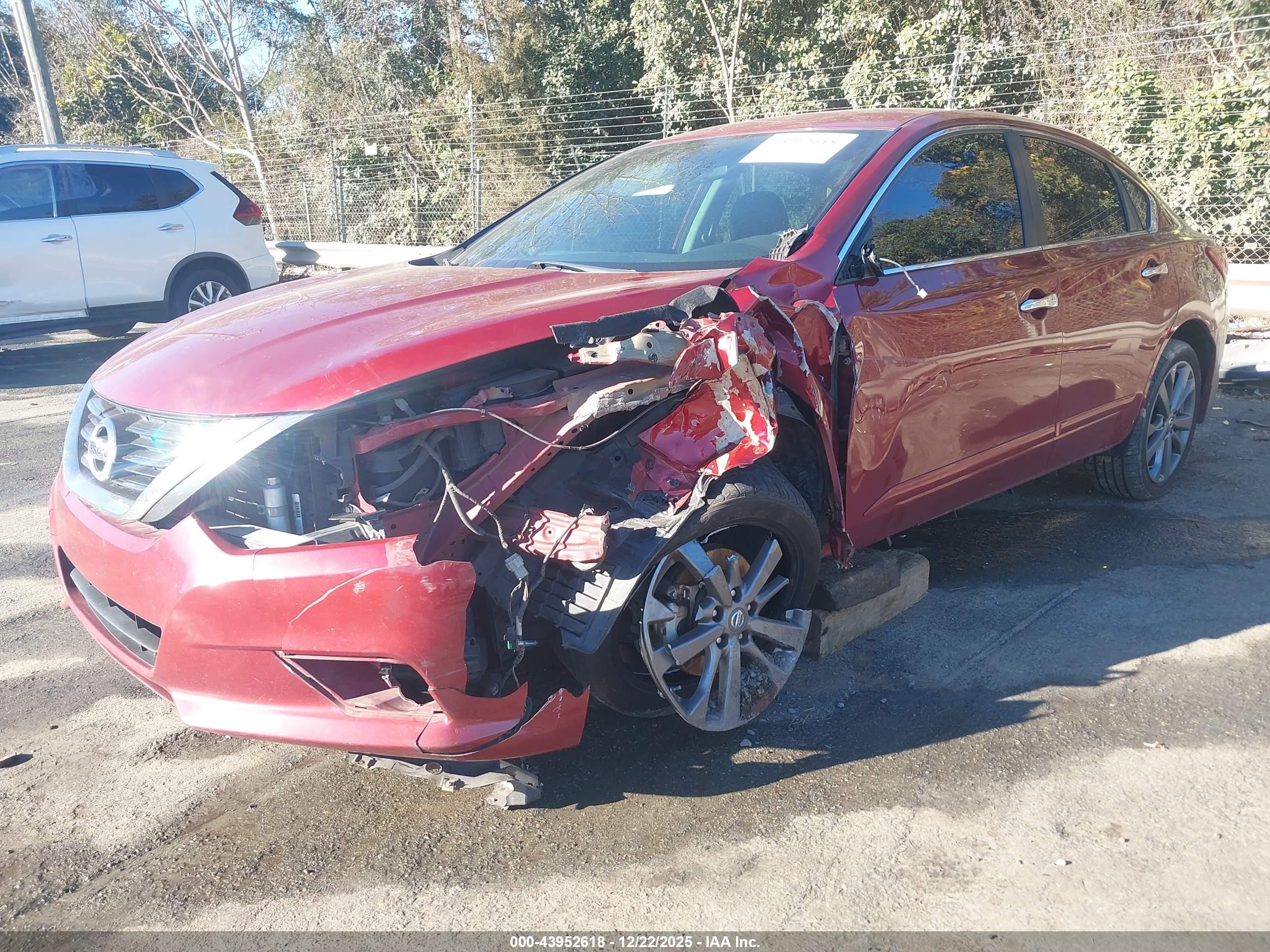 NISSAN ALTIMA image 2