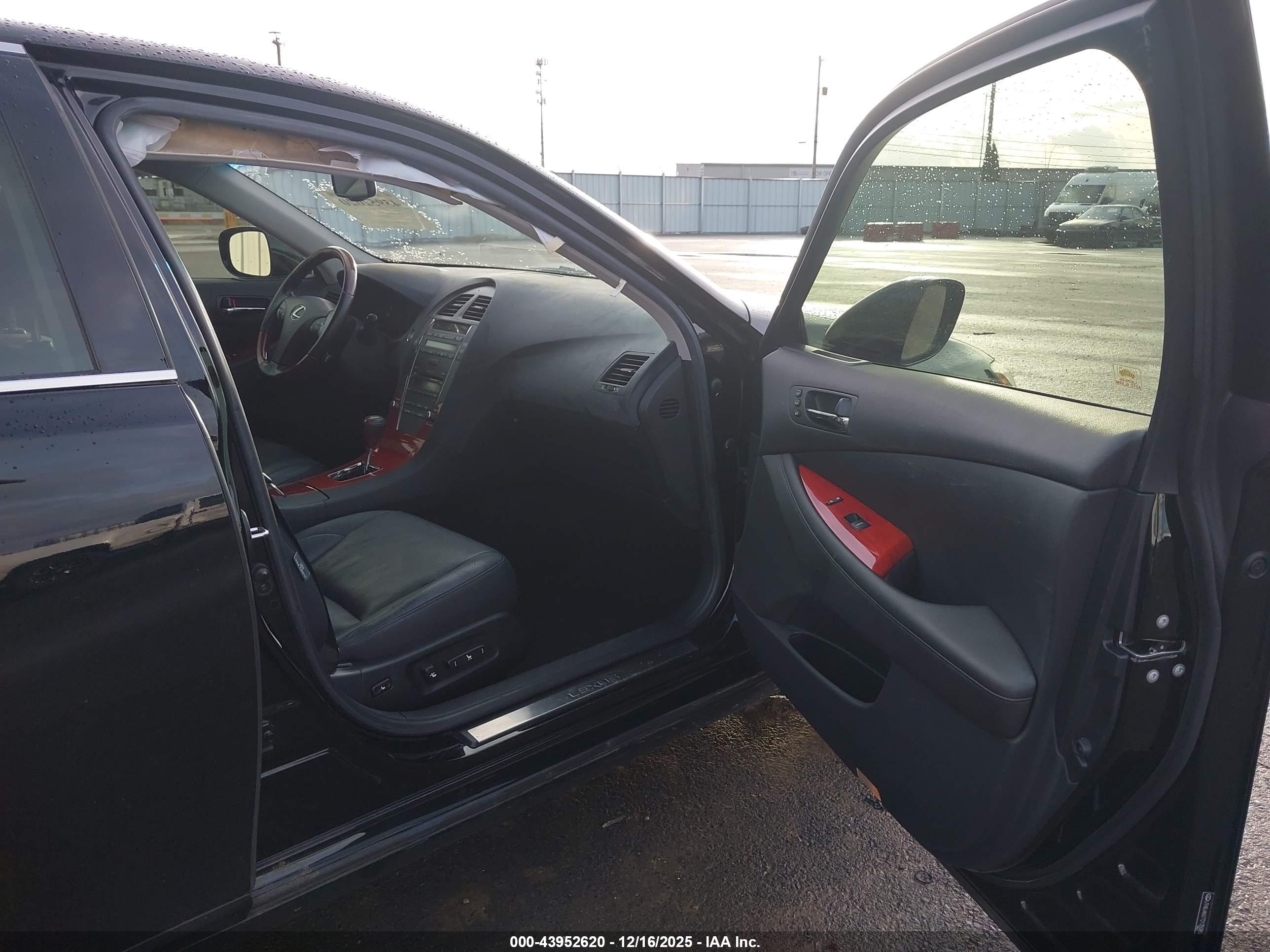 LEXUS ES image 5
