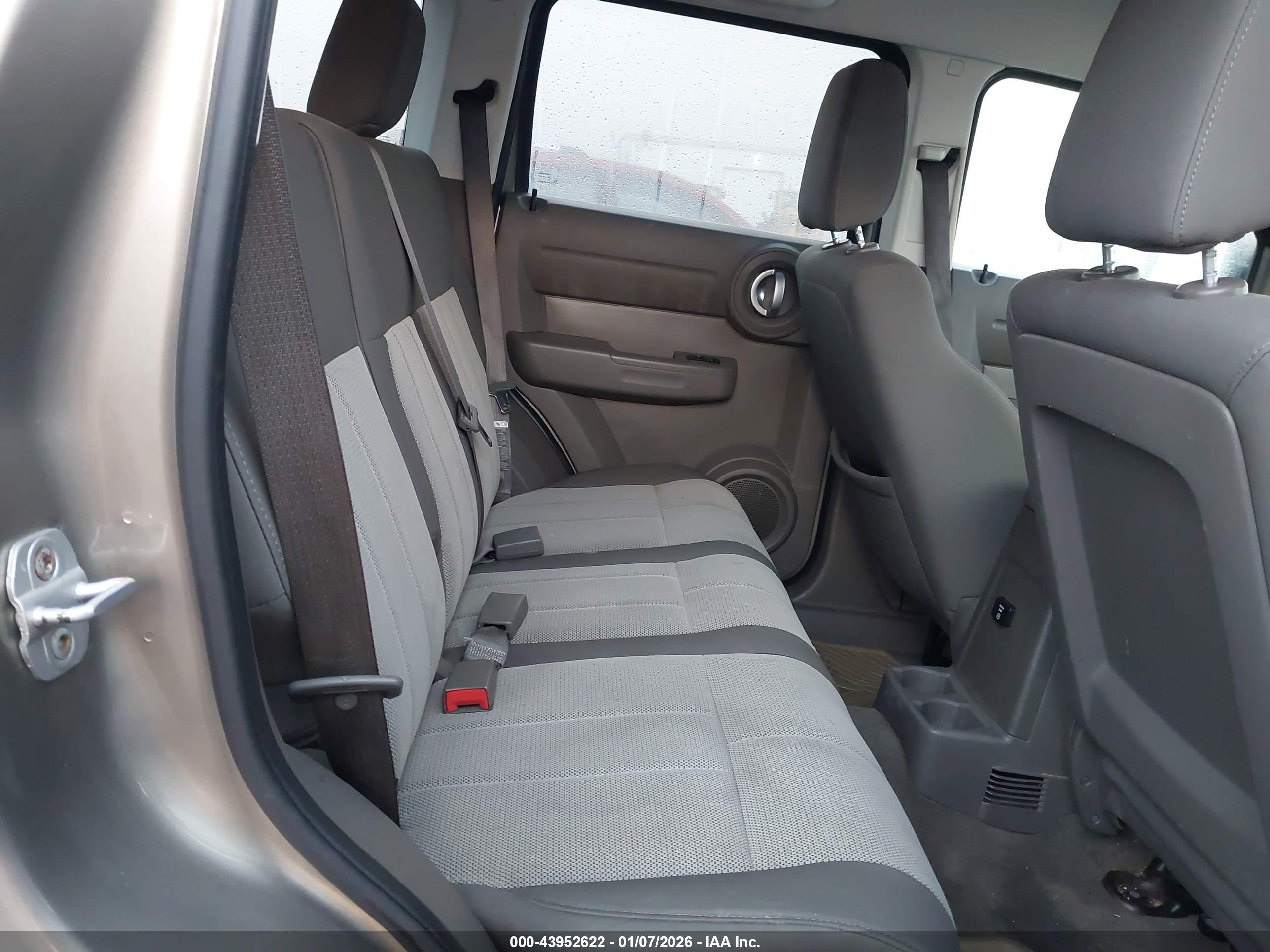 DODGE NITRO image 8
