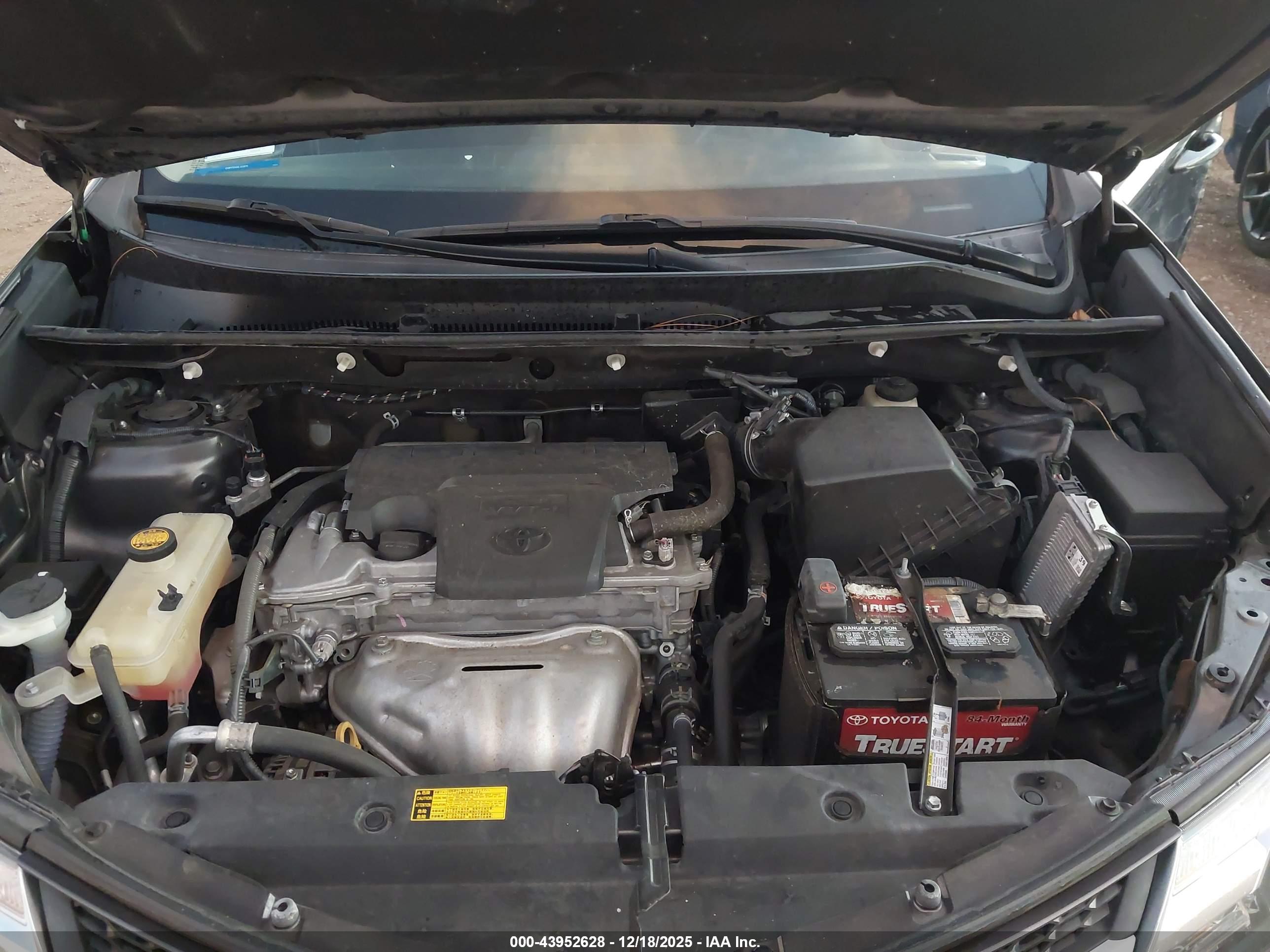 TOYOTA RAV4 image 10