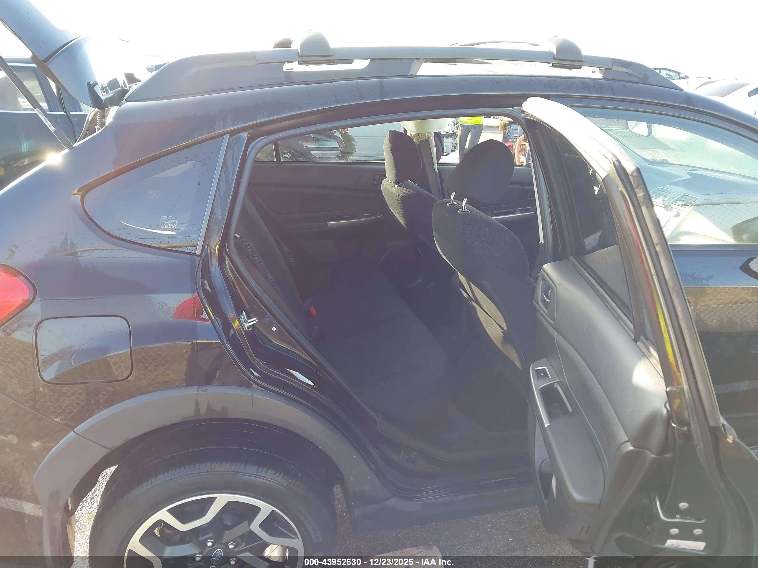 SUBARU CROSSTREK image 8