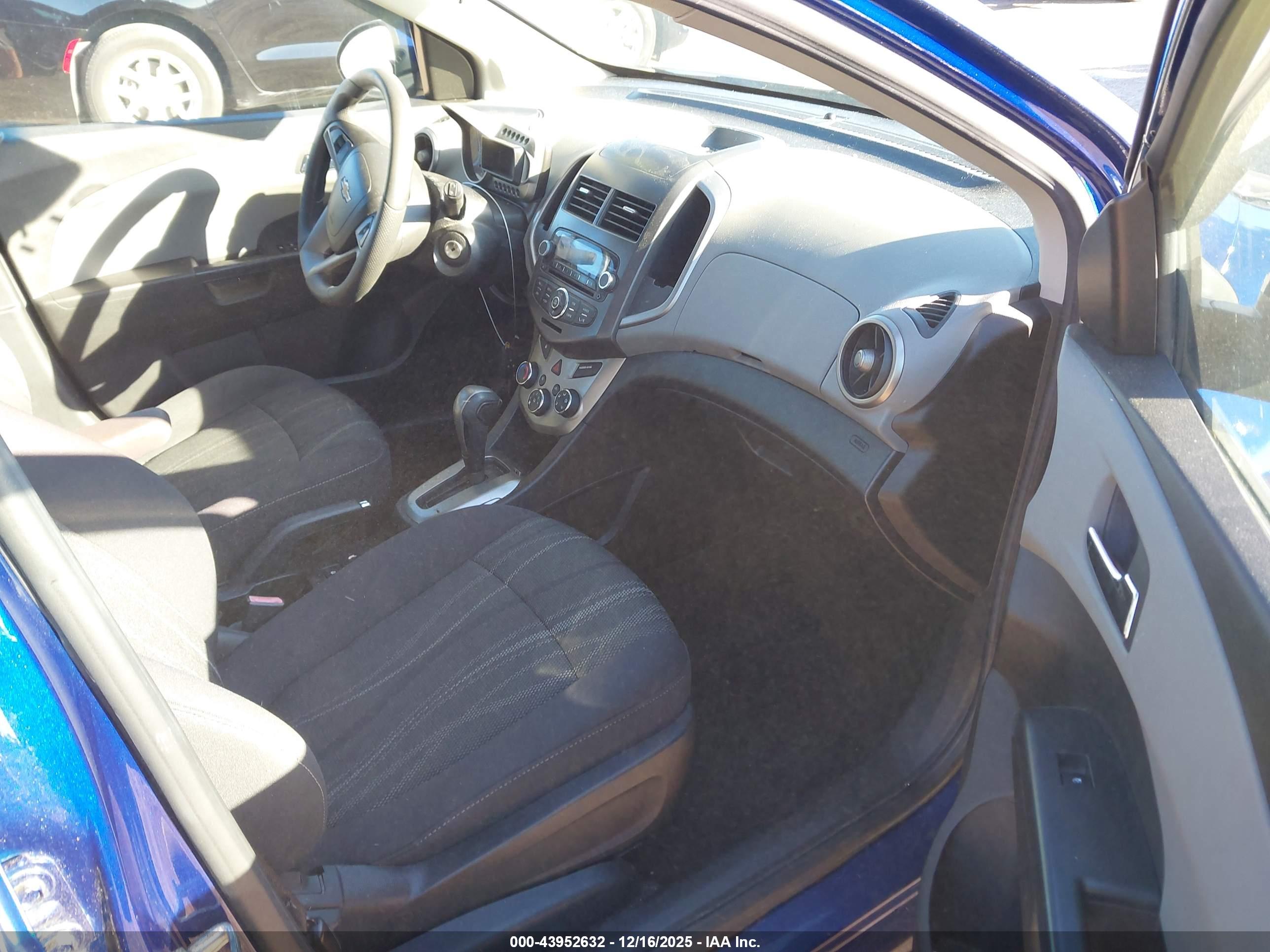 CHEVROLET SONIC image 5