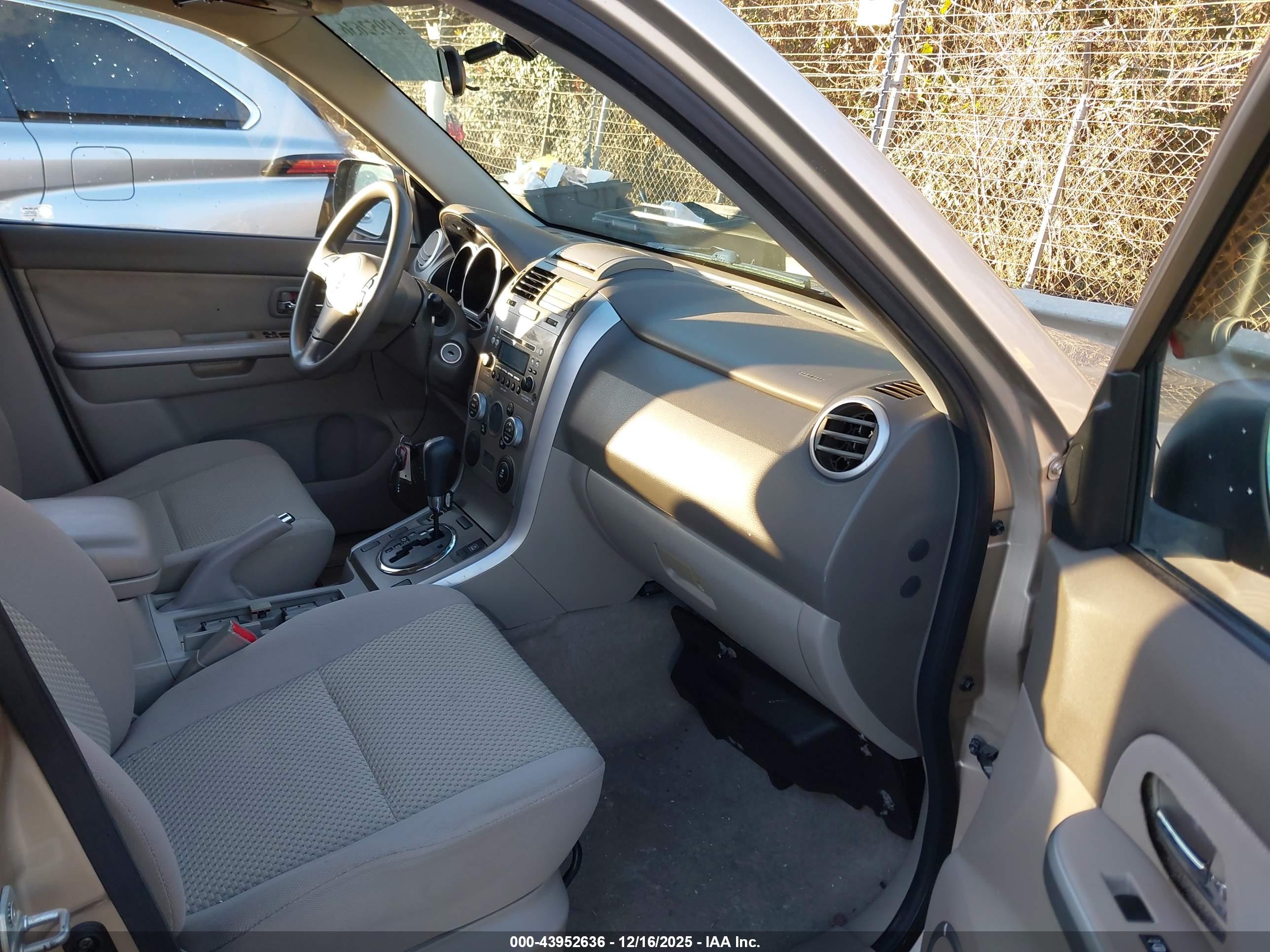 SUZUKI GRAND image 5